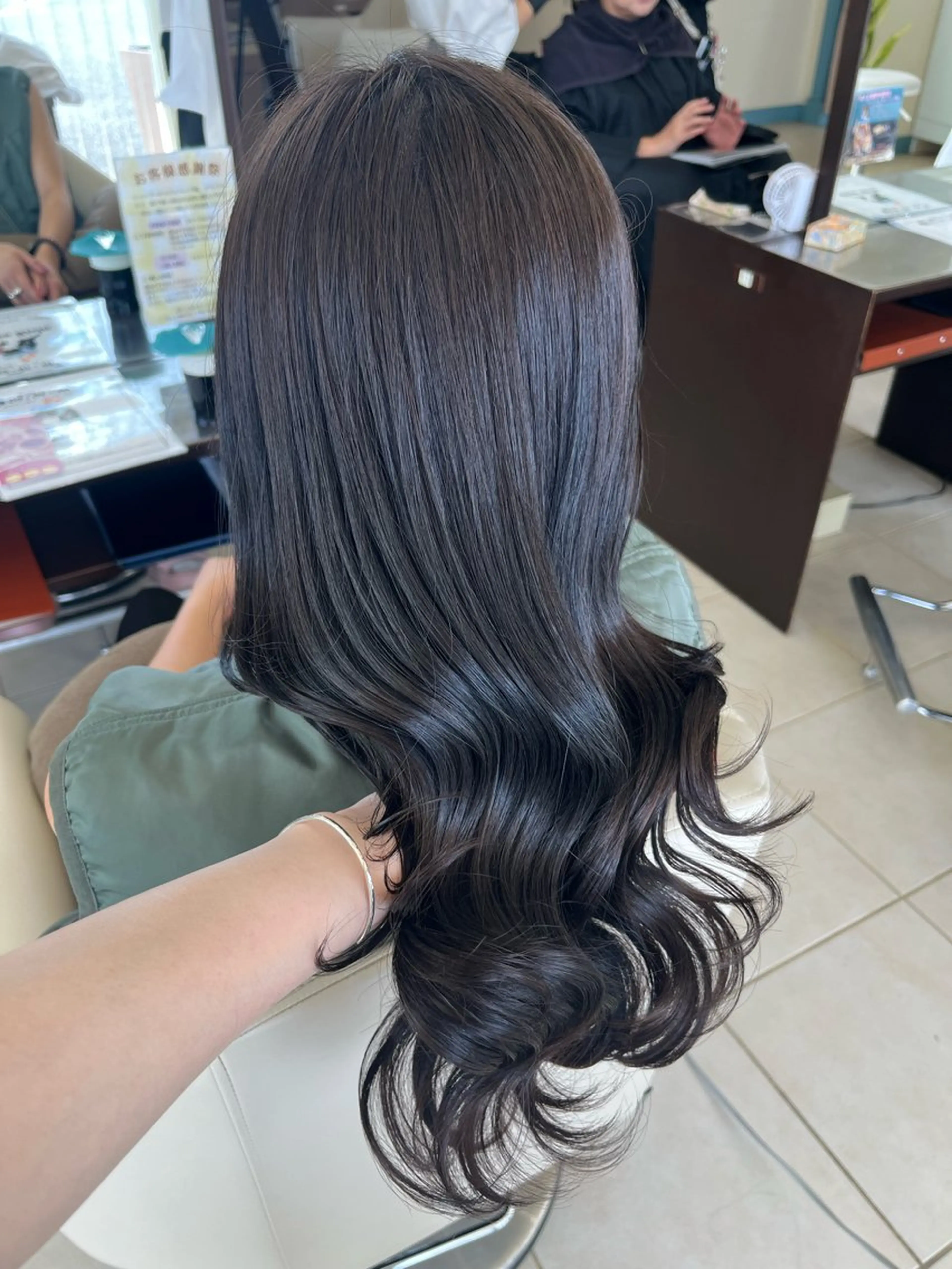 カラー 酒井 千遙のヘアスタイル