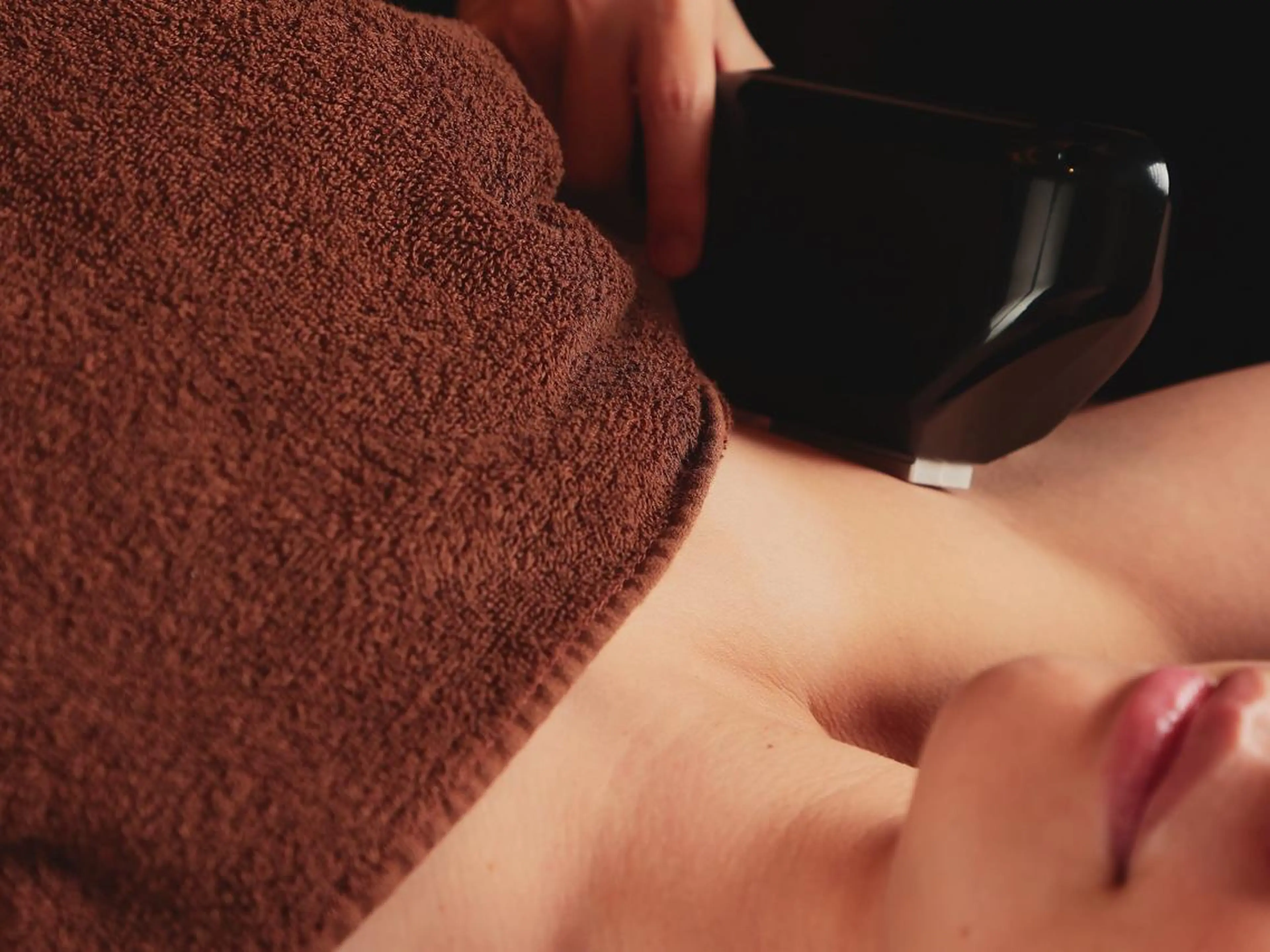 ネイル マツエク・マツパ アイブロウ 眉毛ワックス脱毛 Brightplus ブライトプラスのエステ・リラクイメージ