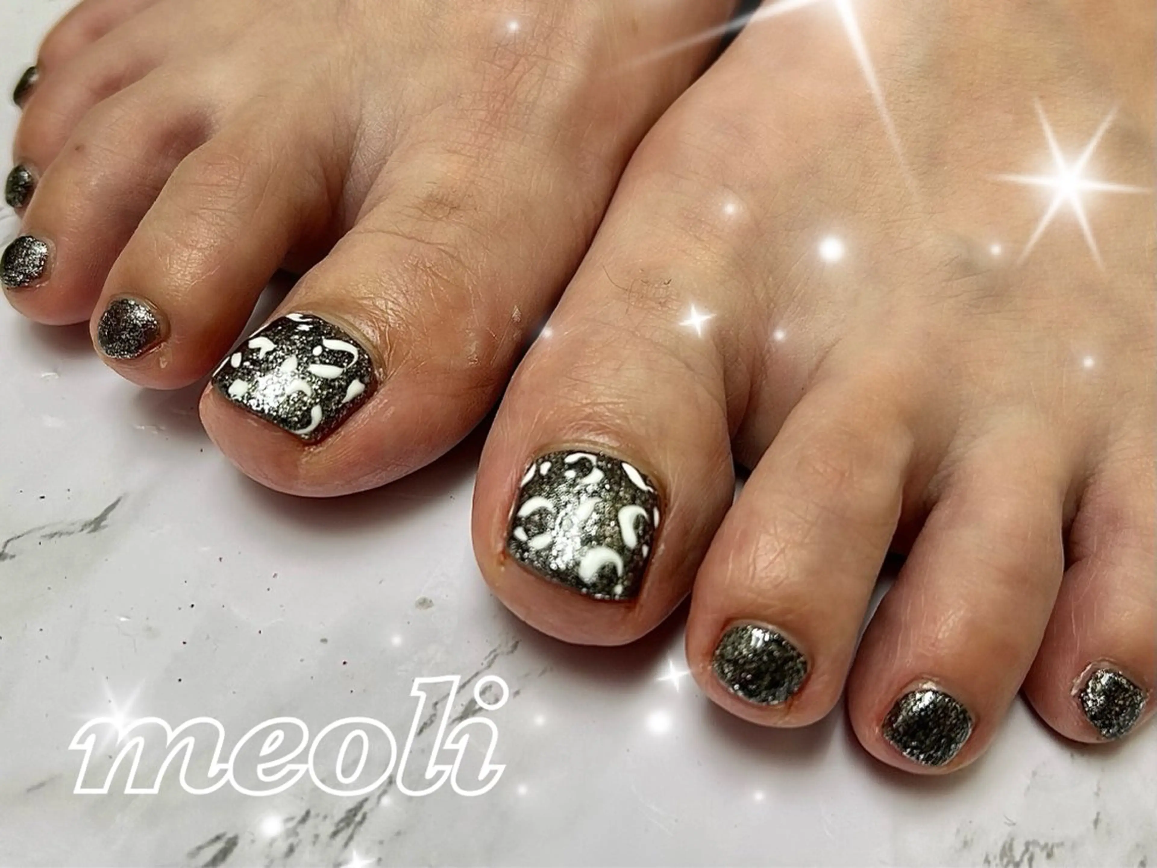 ネイル アニマル柄 ラメ(グリッター) シンプルネイル フットネイル nail salon meoli　アヤのネイルデザイン