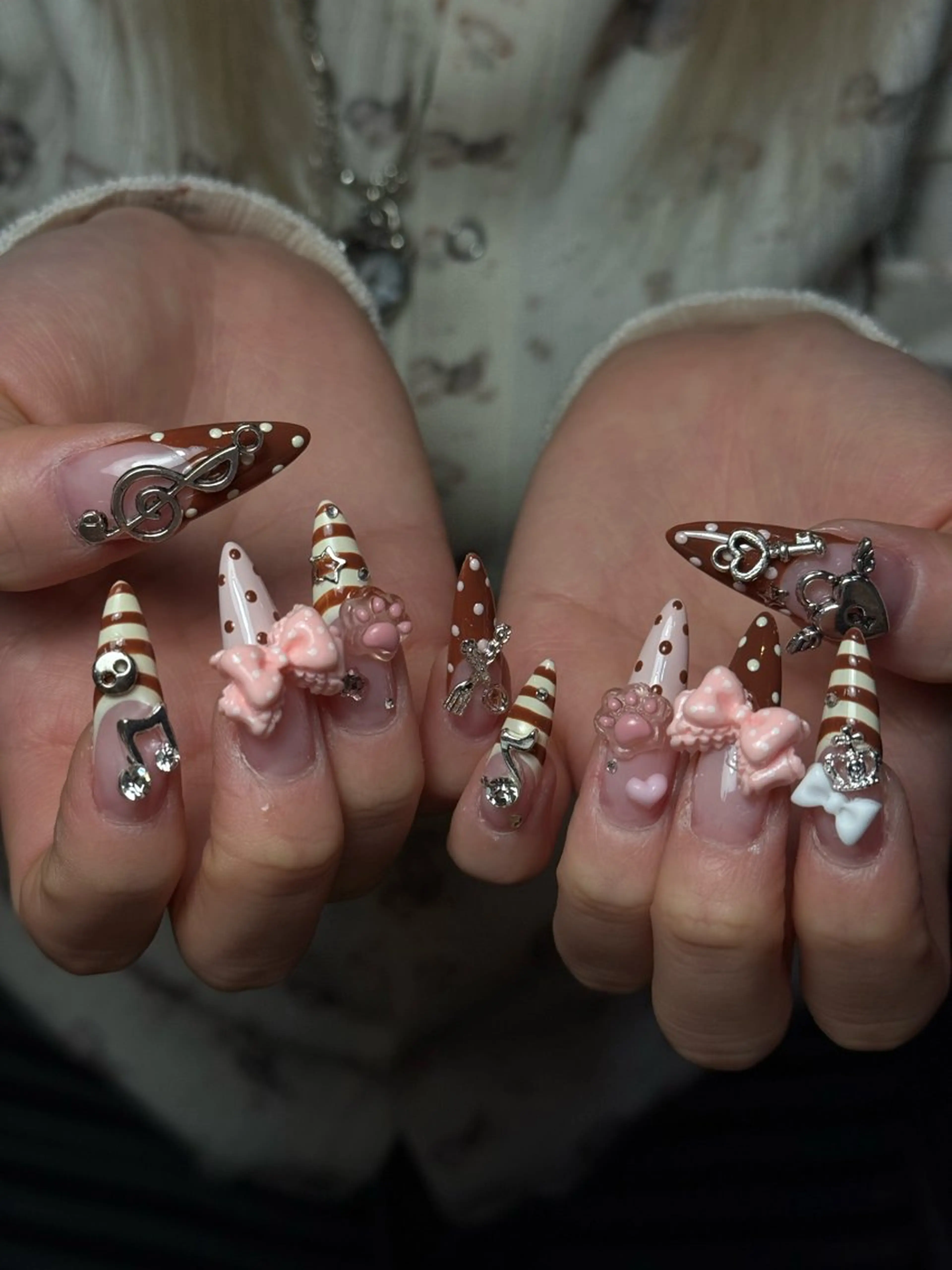 ネイル 韓国ネイル シンプルネイル ワンホンネイル ハンドネイル CoMo Nail Studio所属・CoMo Nailのネイルデザイン