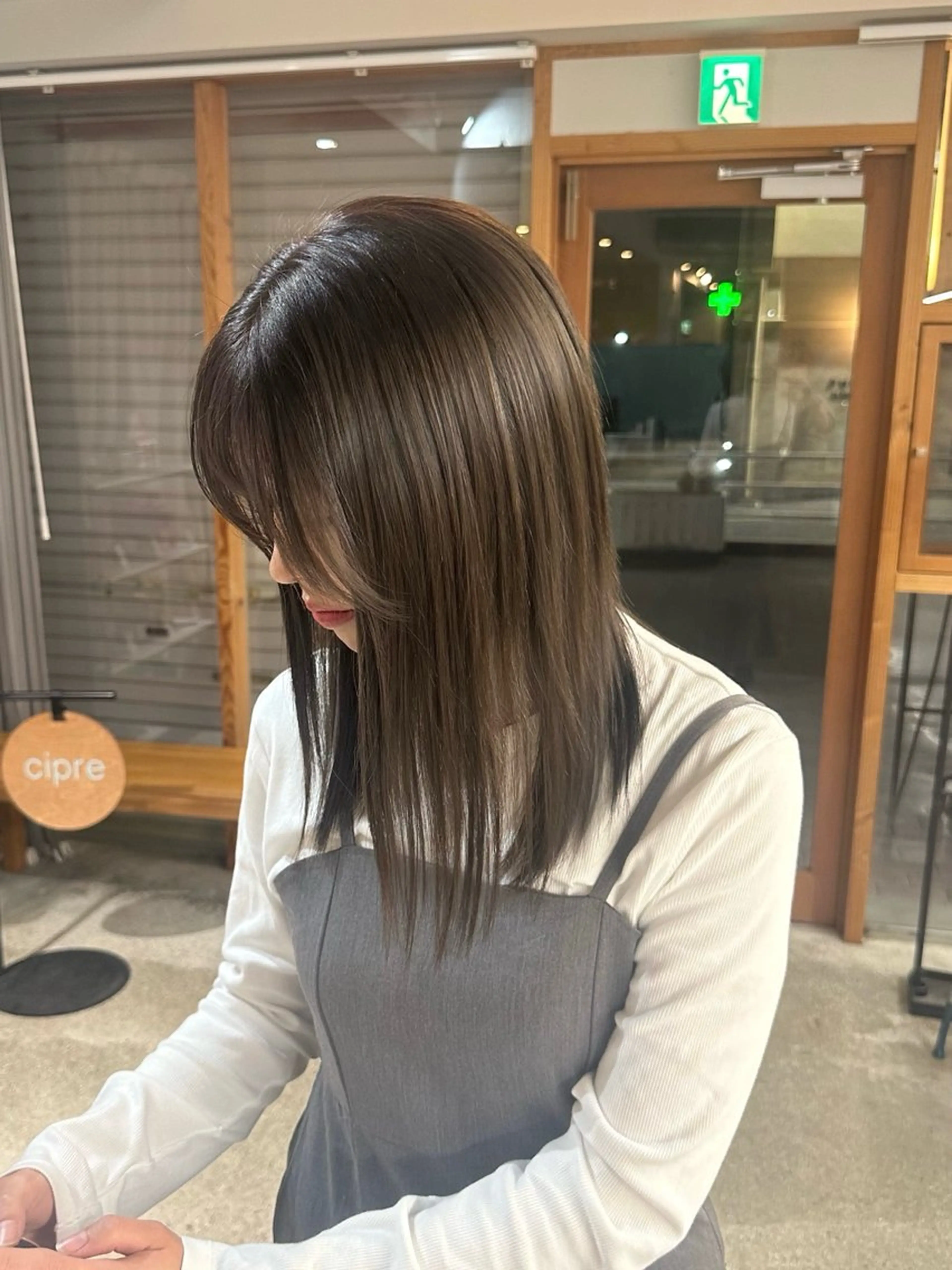 セミロング cipre あゆみのヘアスタイル