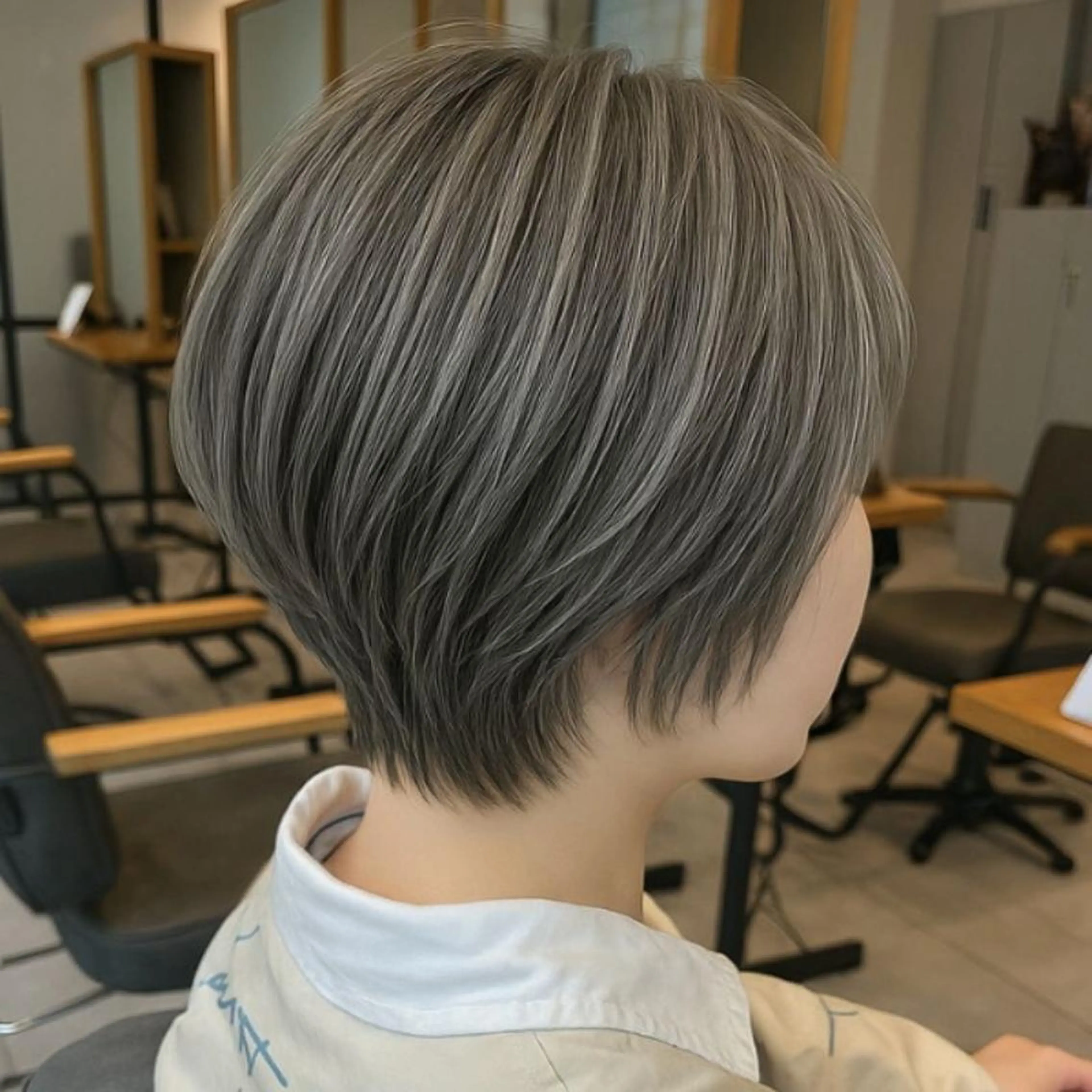 ショート ショートレイヤー レイヤーカット ショートヘア 免田 凪沙のヘアスタイル