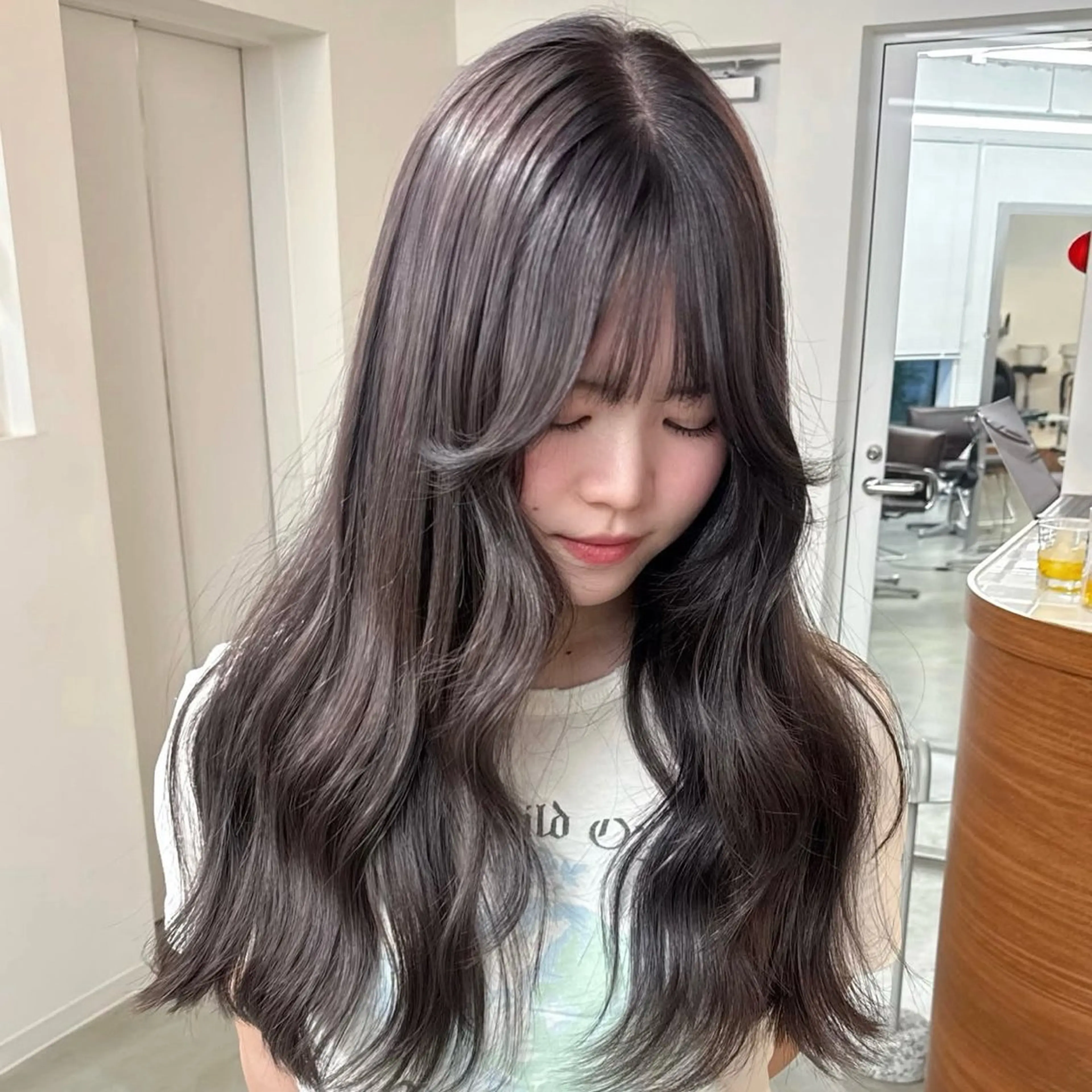 ロング カラー グレージュ ラベンダーカラー ラベンダーグレージュ ラベンダーグレー ヘアカラー トリートメント カットモデル୨୧大阪 梅田タカシマリナ♡のヘアスタイル