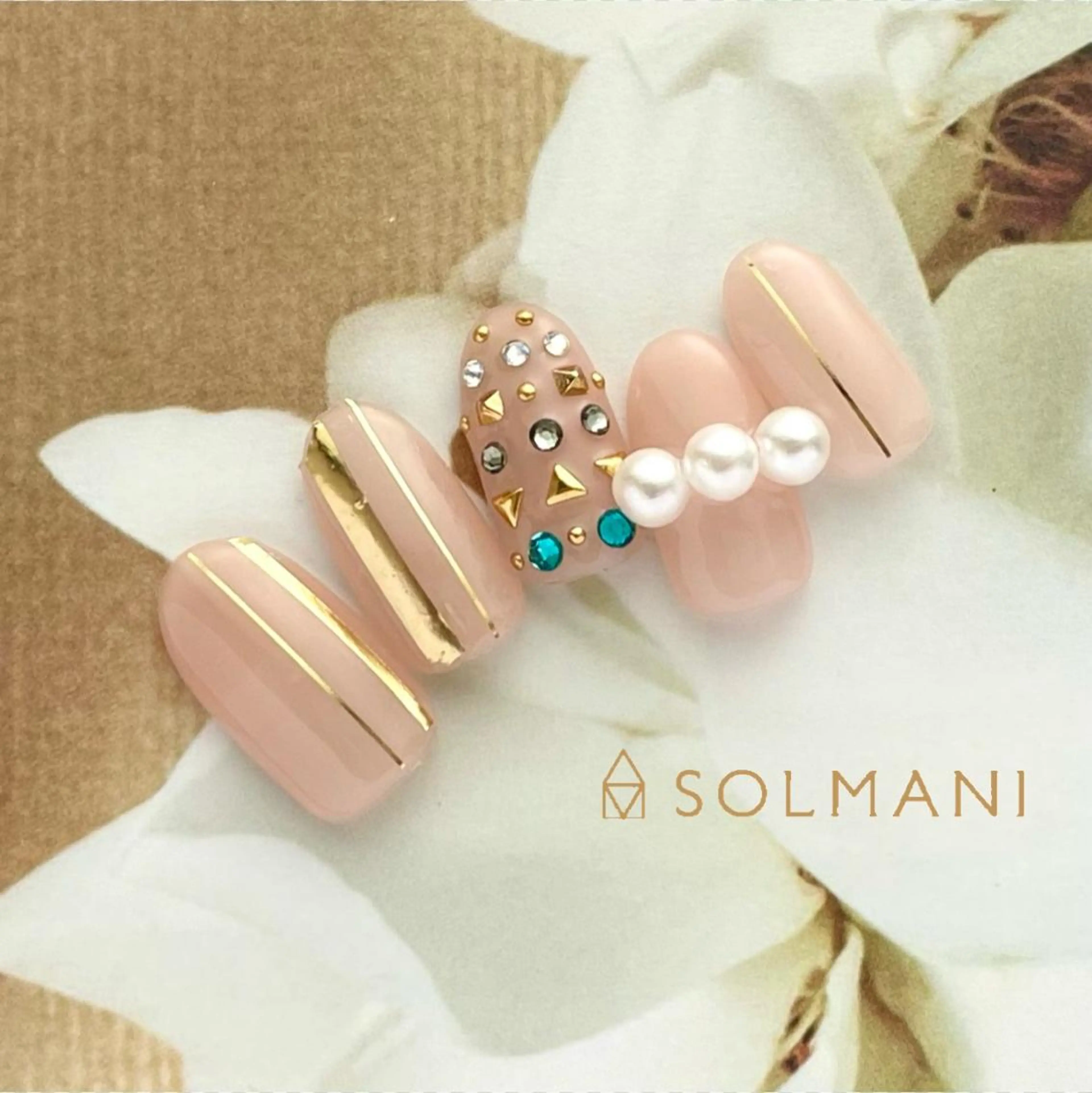 ネイル SOLMANI 予約担当のネイルデザイン