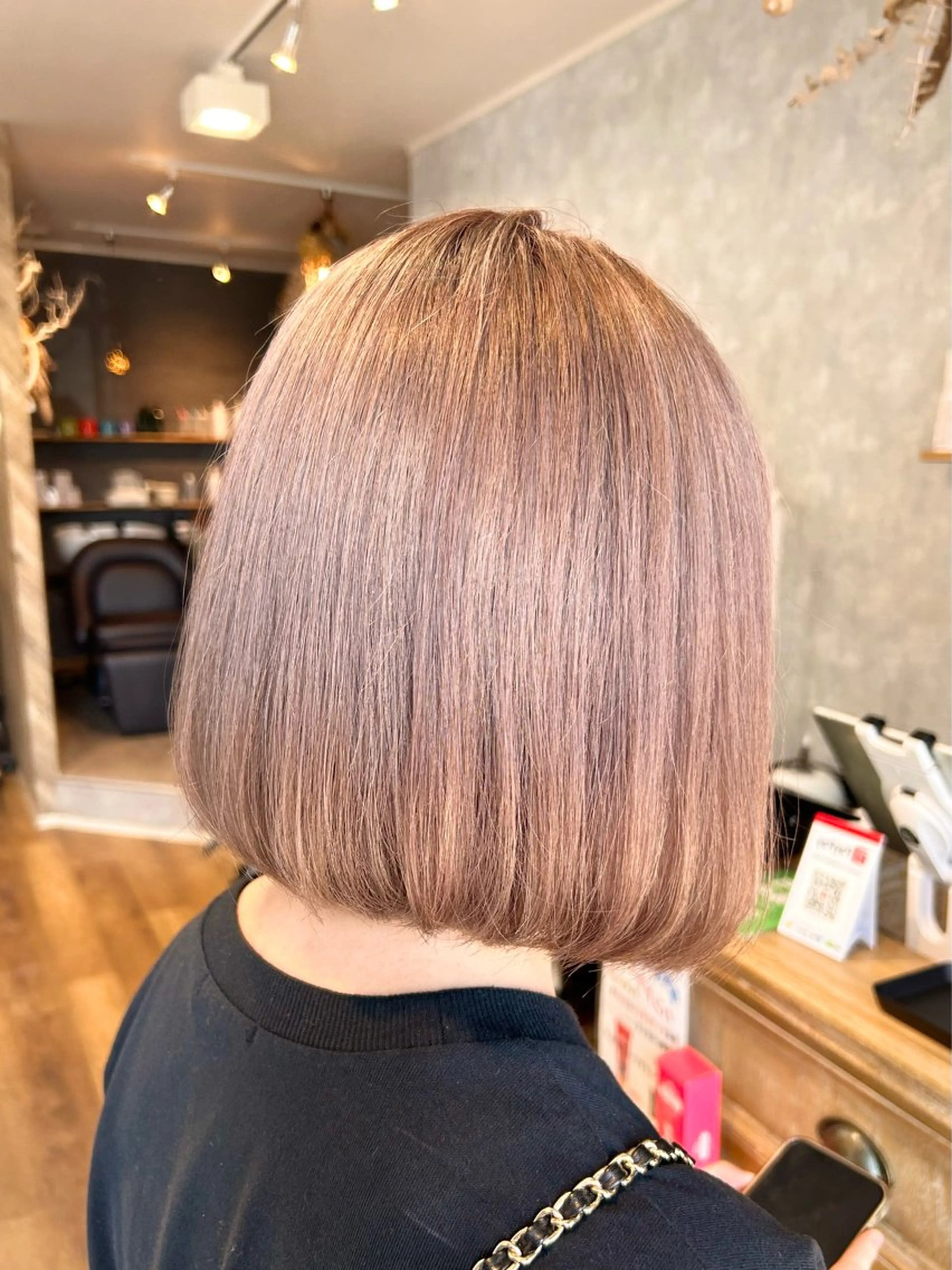 ショート カラー 切りっぱなしボブ ベージュカラー ブリーチ ピンクカラー ピンクベージュ カット ヘアカラー トリートメント 大人かわいい💎ツヤ ✧亜美︎✧我孫子のヘアスタイル