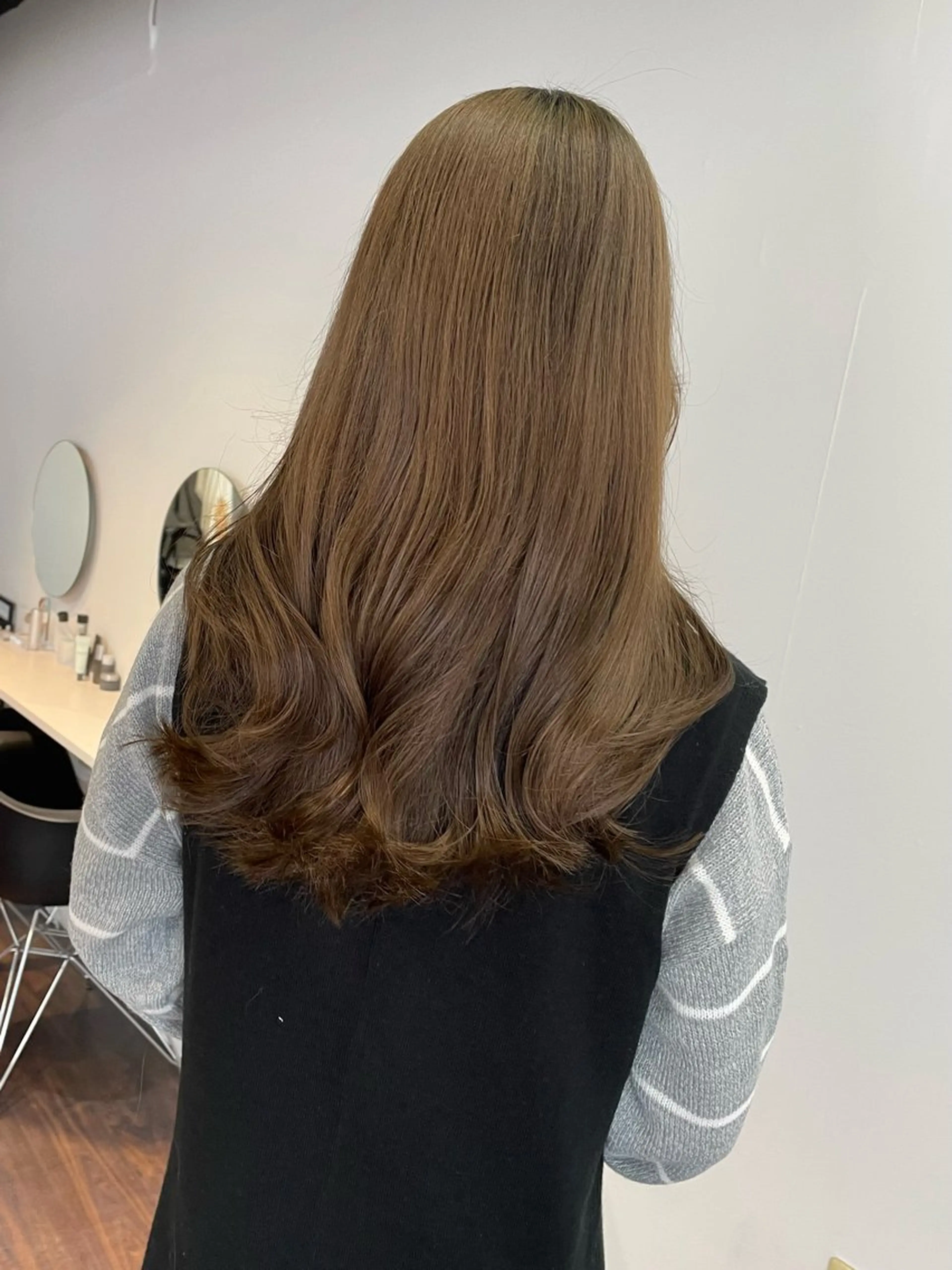 ロング カラー ヘアアレンジ アッシュ ベージュカラー ブリーチ 透明感カラー ダブルカラー maoブリーチ無し 似合わせカラーのヘアスタイル
