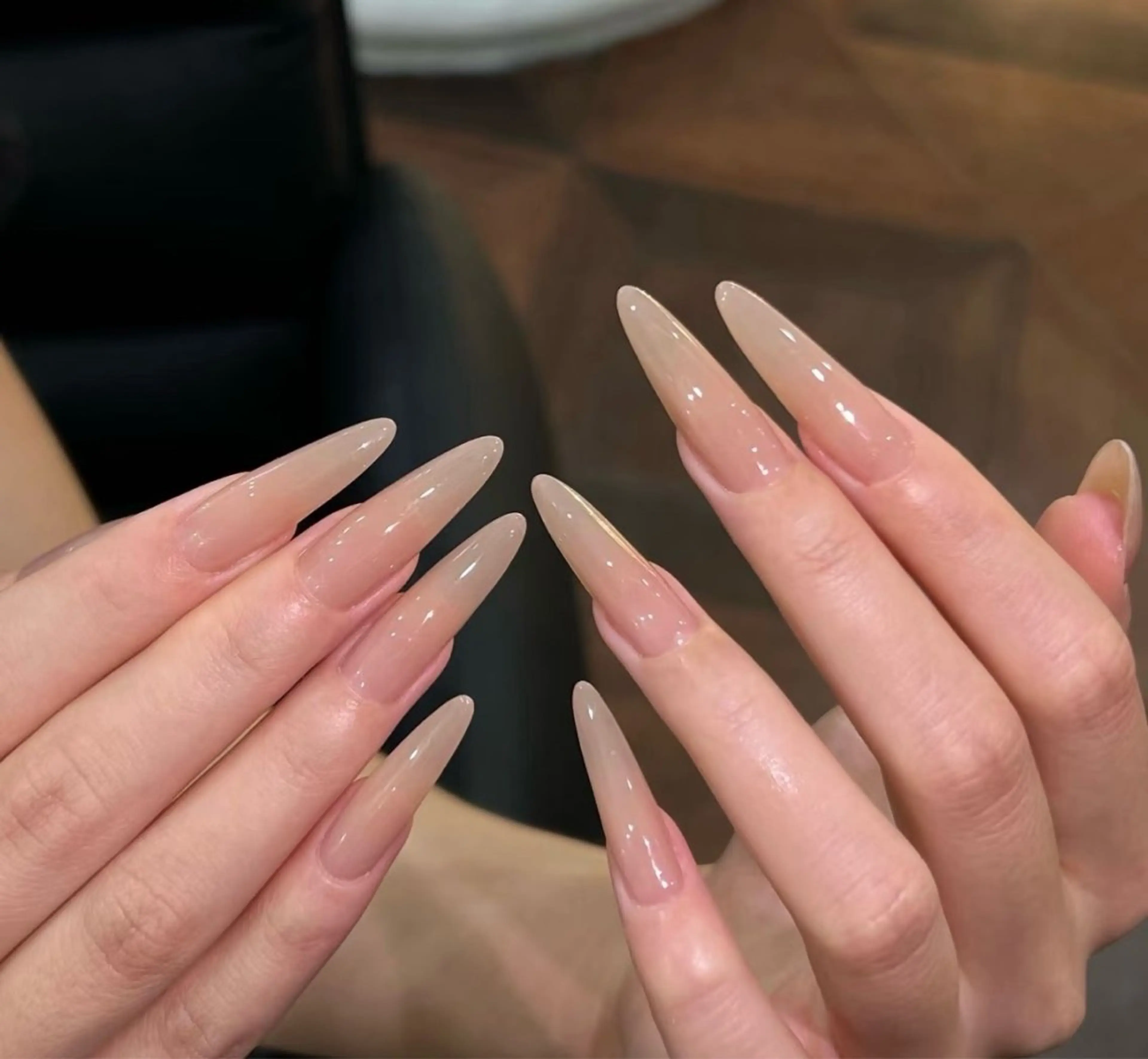 ネイル グラデーション ラメ(グリッター) ラメグラデーション ワンカラーネイル ストーンネイル ハンドネイル マエダ アミ Best Nailのネイルデザイン