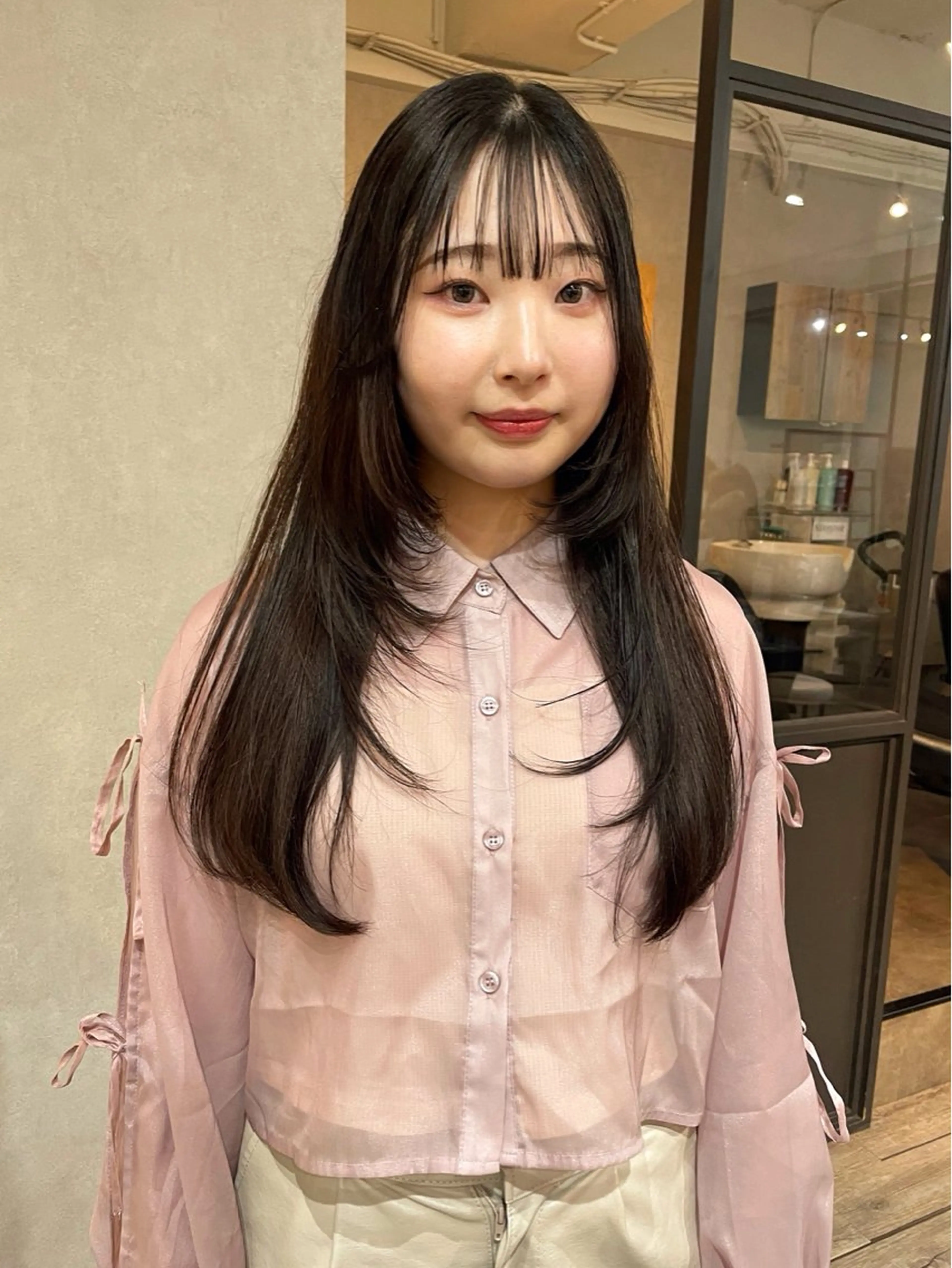 セミロング カラー FERIA梅田🖤 透明感カラー🎀のヘアスタイル