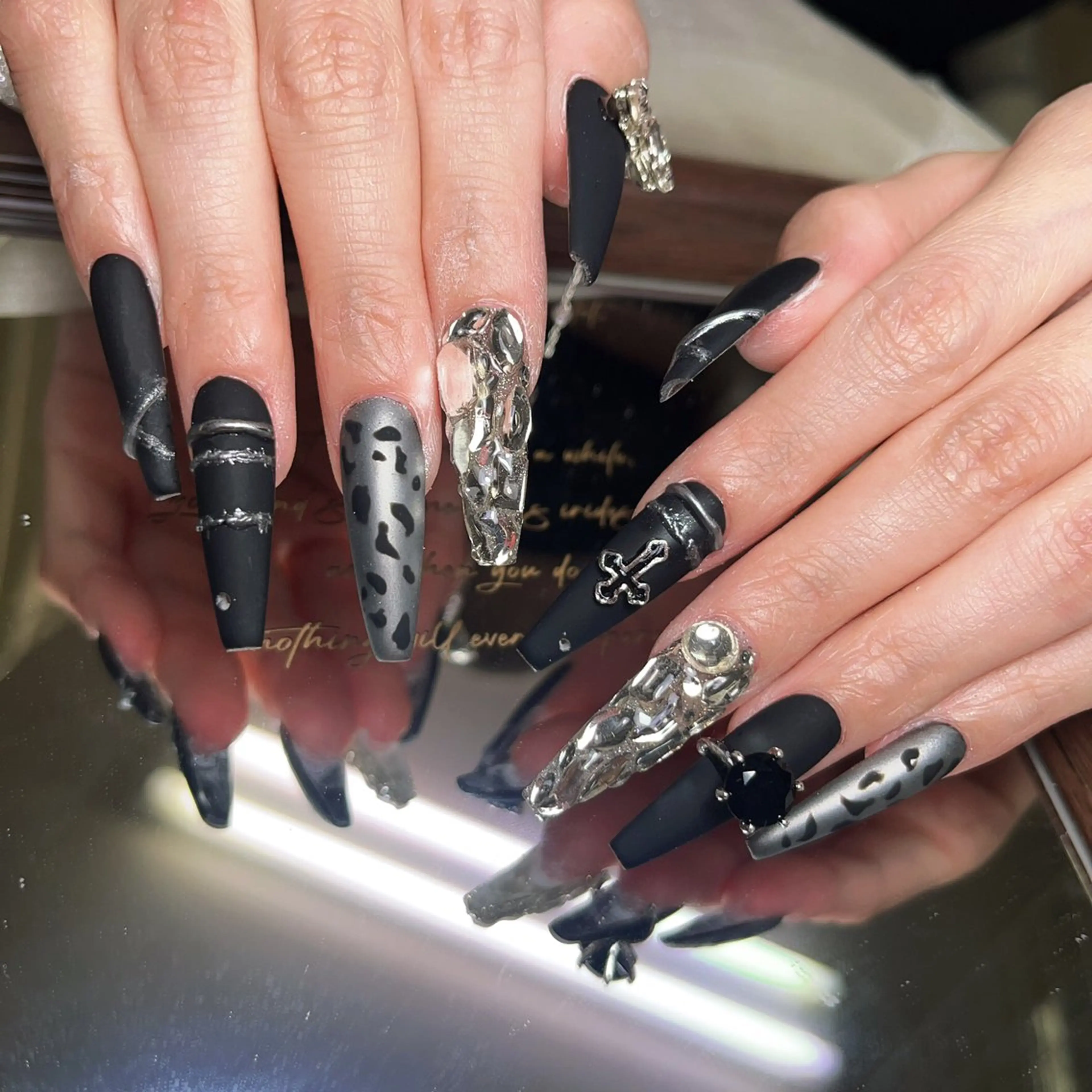 ネイル ハンドネイル ハンドケア BuBu Nail渋谷道玄坂のネイルデザイン