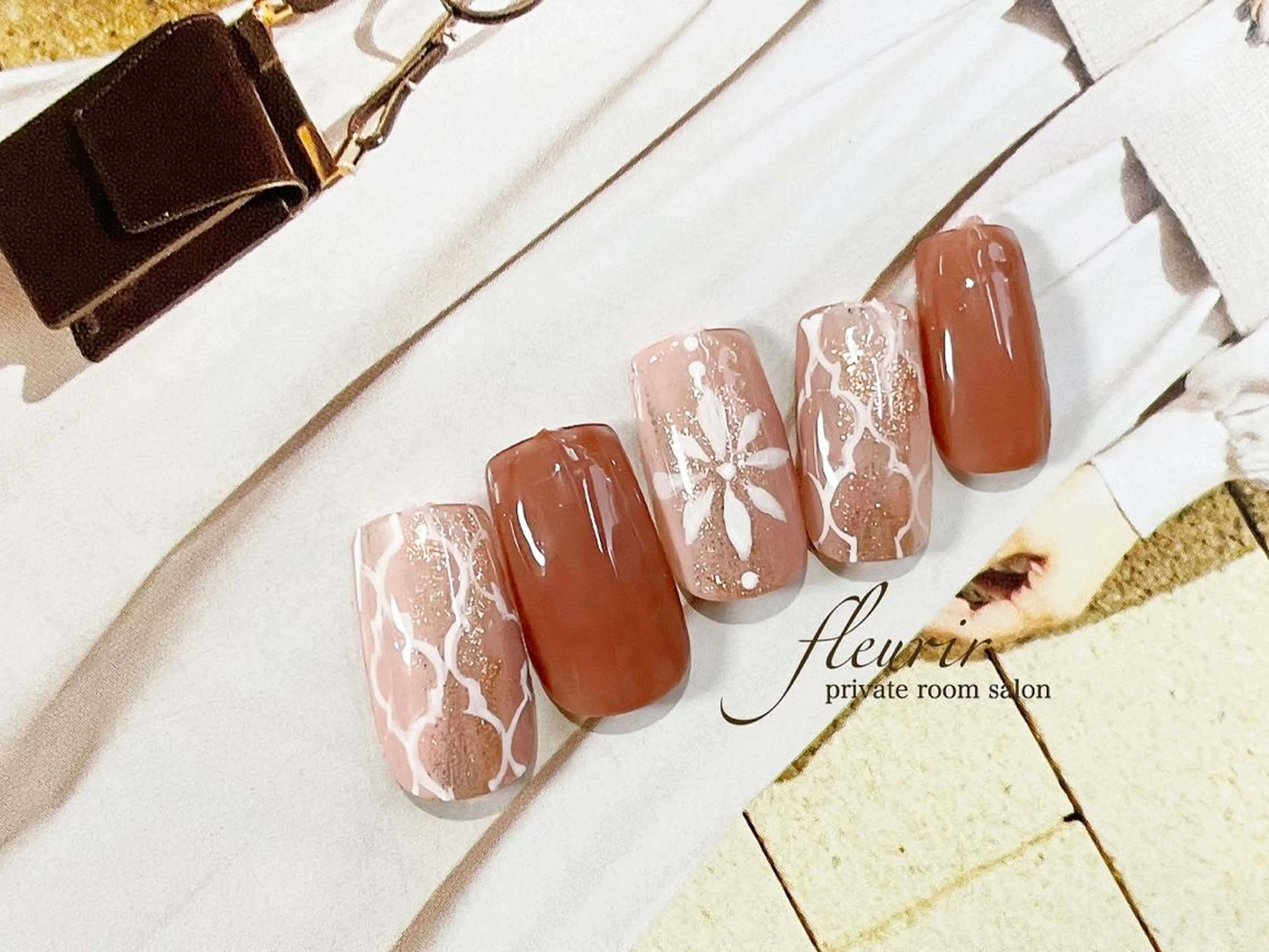 ネイル アートネイル ブラウン 長さ出し ジェルネイル ゴールド フルリール 【プライベートサロンのネイルデザイン