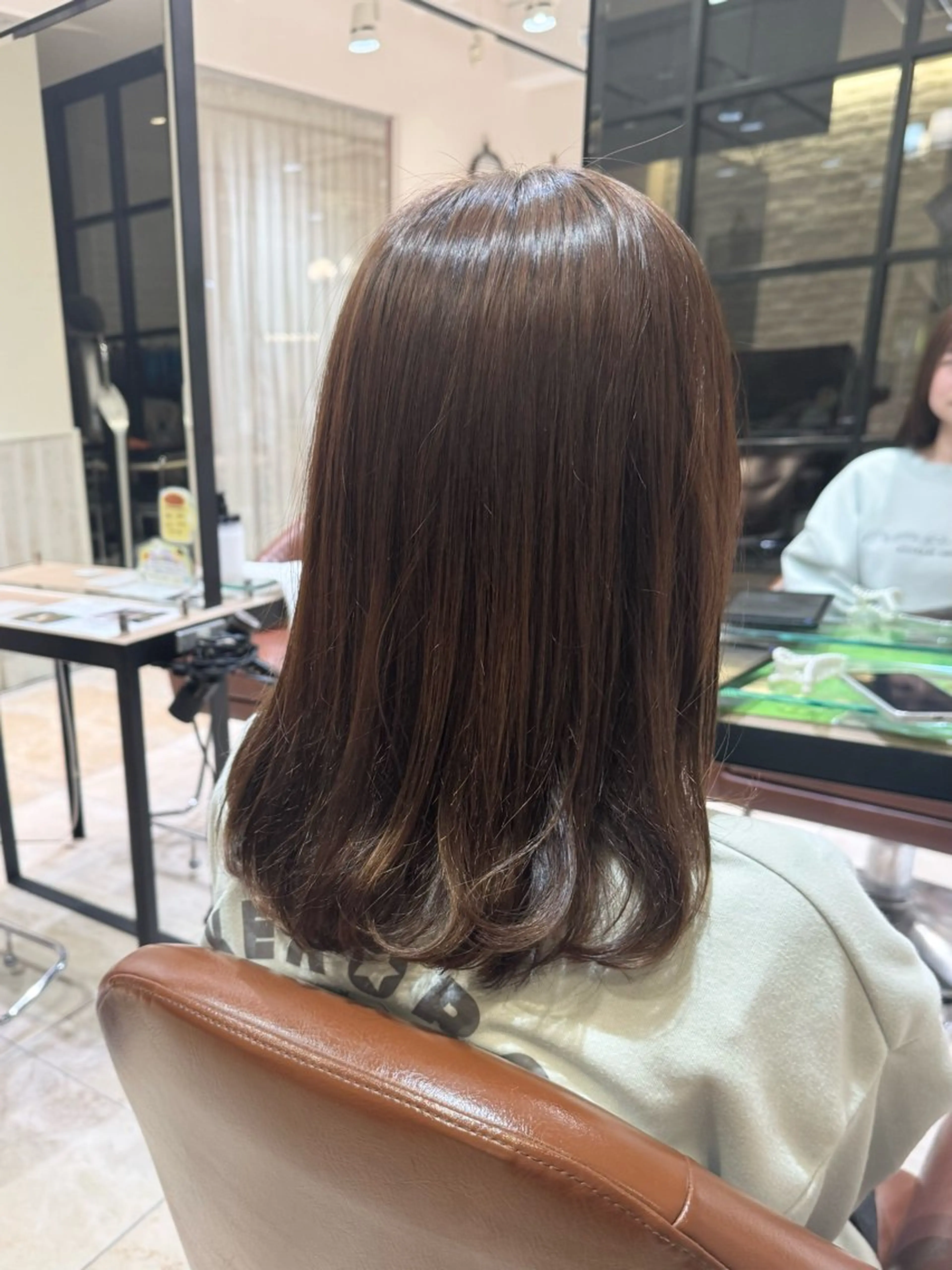 ミディアム カラー 透け感カラー🌿 小島 りなのヘアスタイル