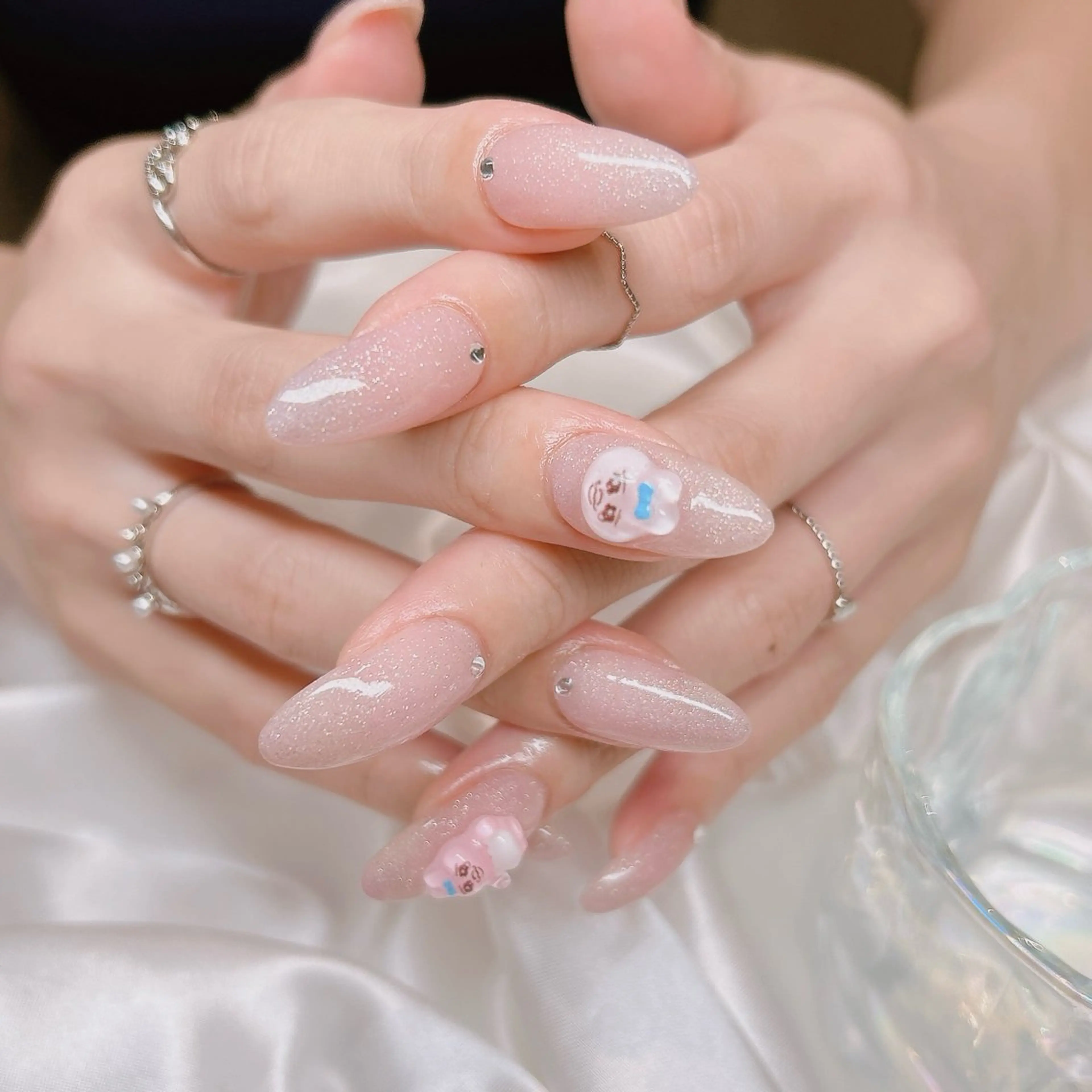 ネイル ラメ(グリッター) ピンク junna のぞいてねのネイルデザイン