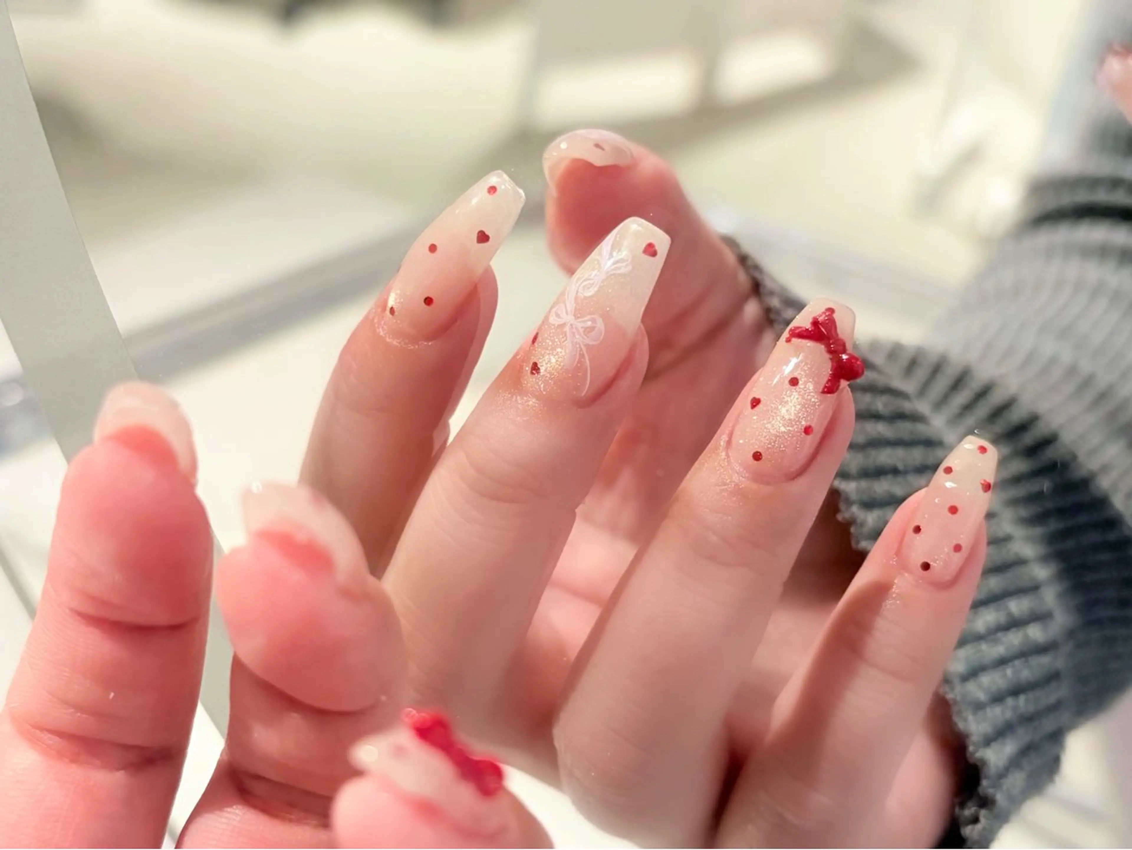 ネイル ドット ハート キラキラネイル 韓国ネイル マグネットネイル ハンドネイル ぷりゅねる 心斎橋のネイルデザイン