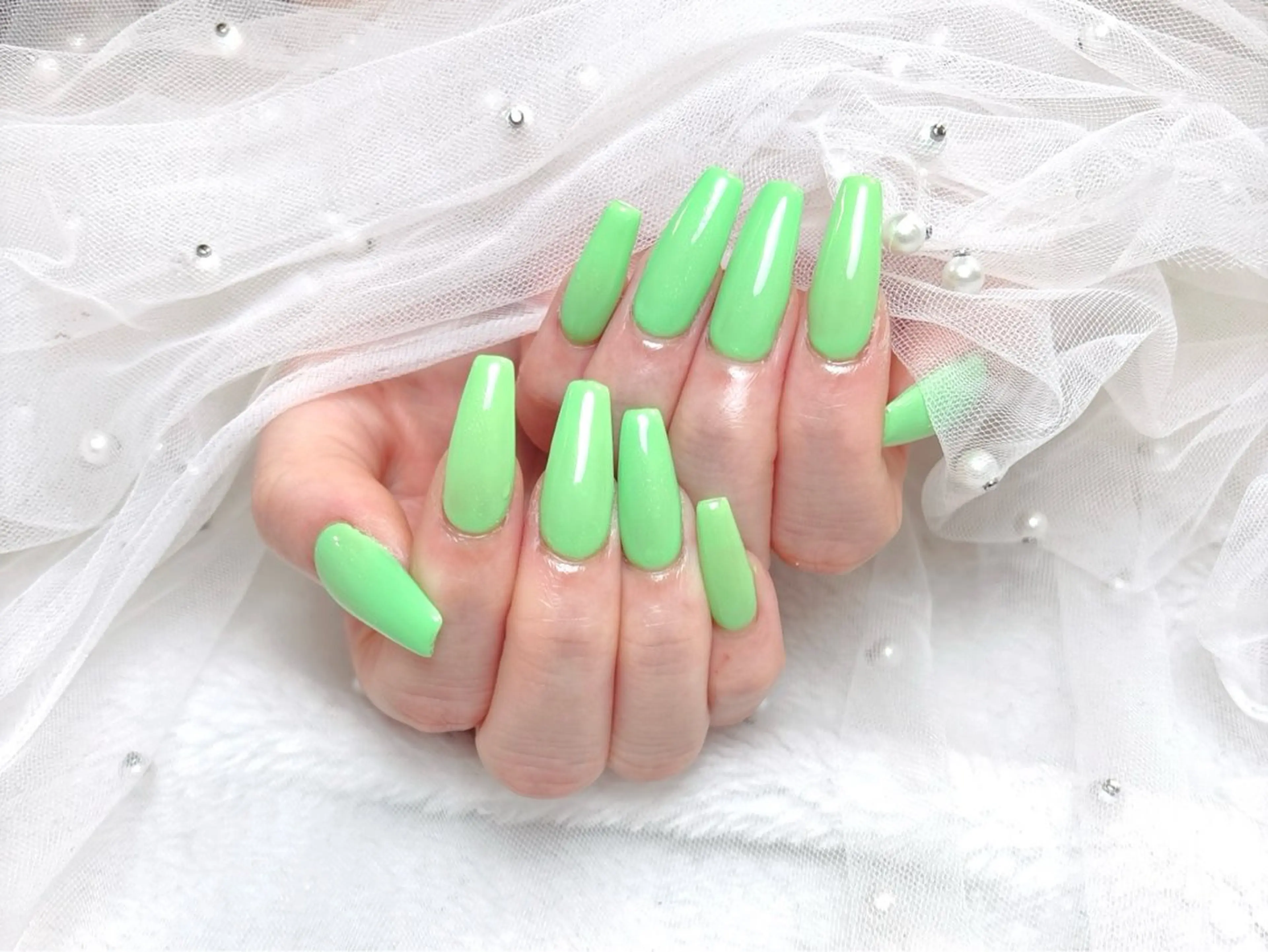 ネイル ミラーネイル ハンドネイル ハンドケア R1🎀Nail💕 池袋東口店のネイルデザイン