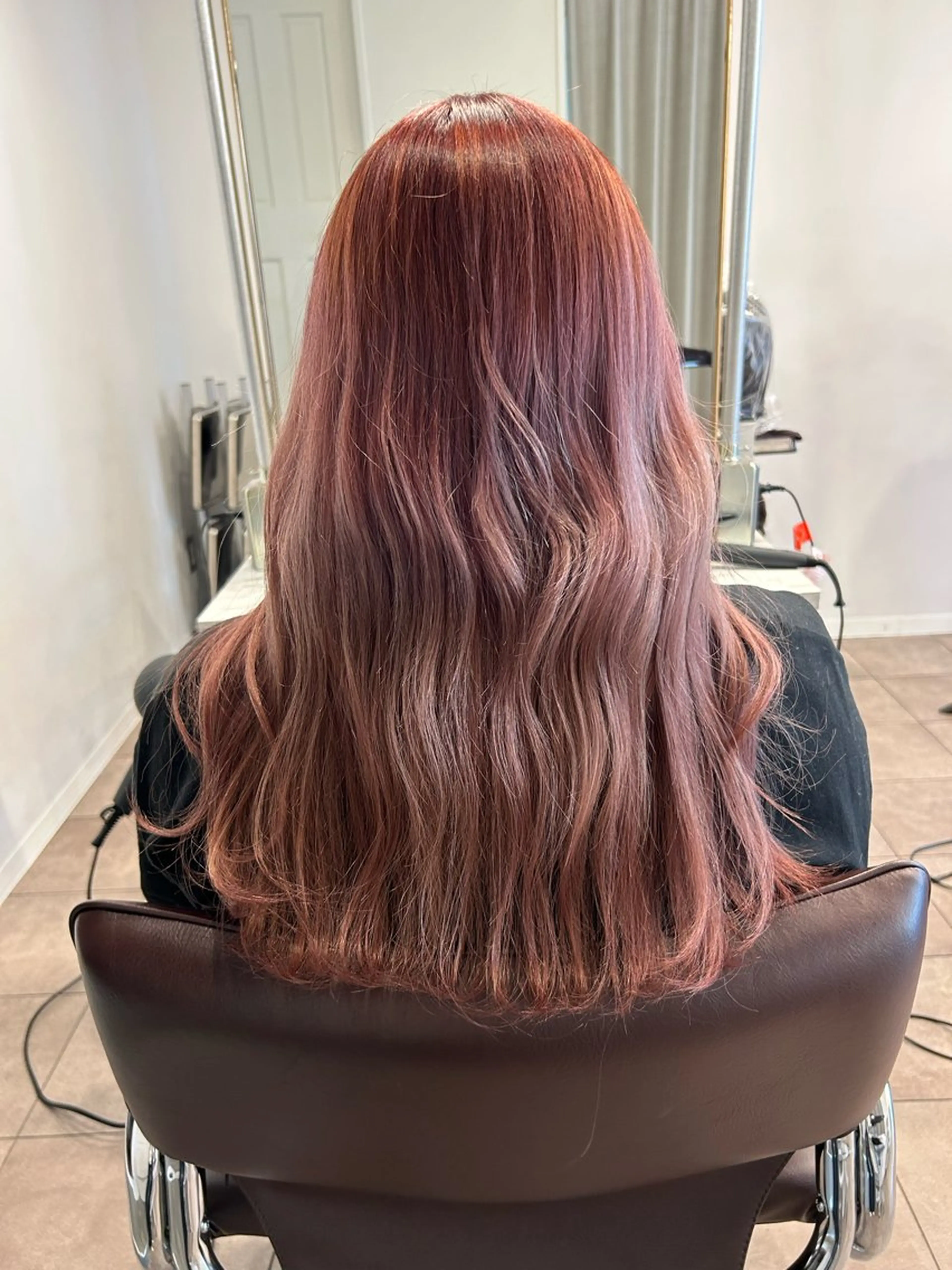 ロング カラー ブリーチ ピンクカラー レッドカラー レイヤー/流行りヘア 🤲MIREI🤲のヘアスタイル