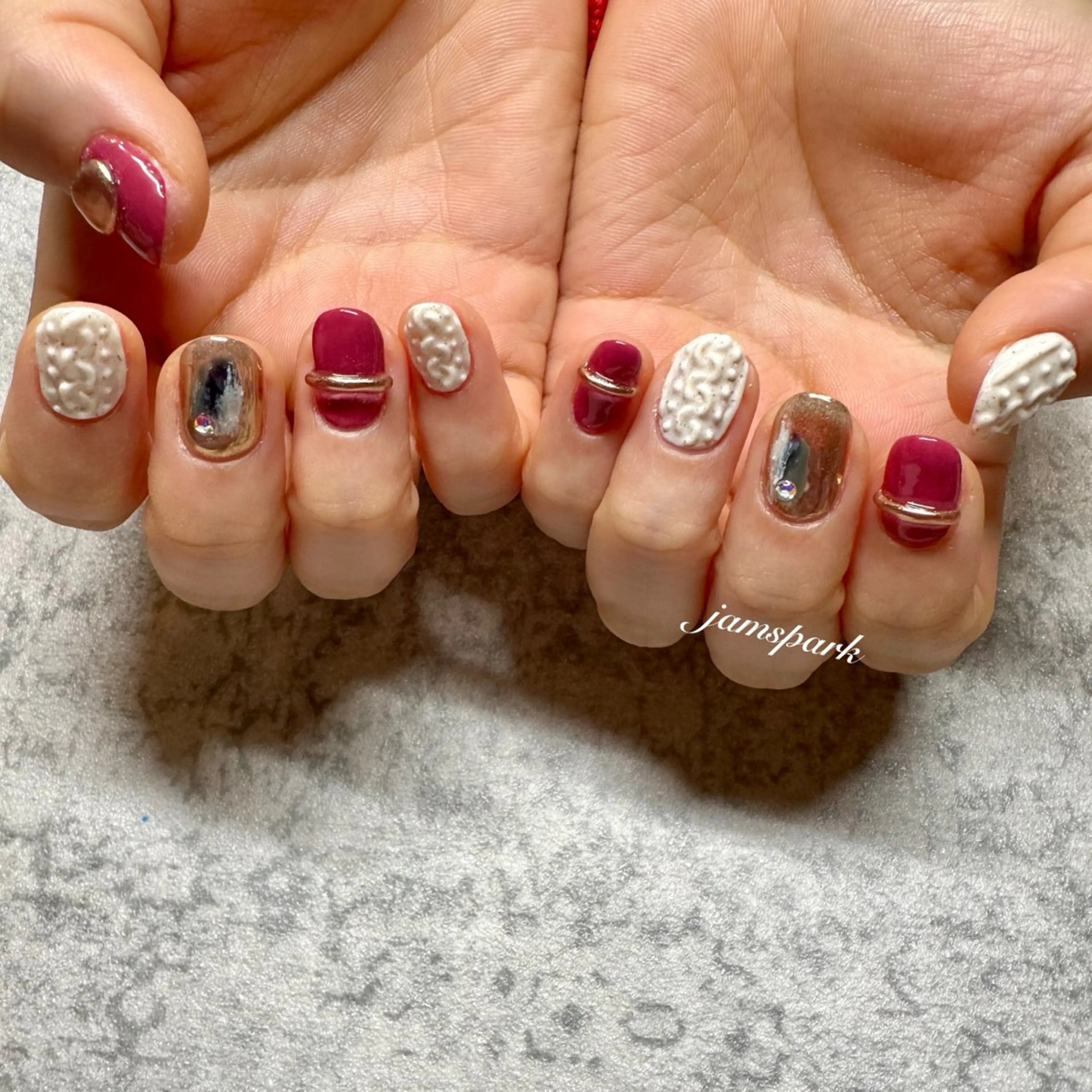 ネイル ニュアンスネイル 冬ネイル クリスマス ハンドネイル jamspark ✨のネイルデザイン