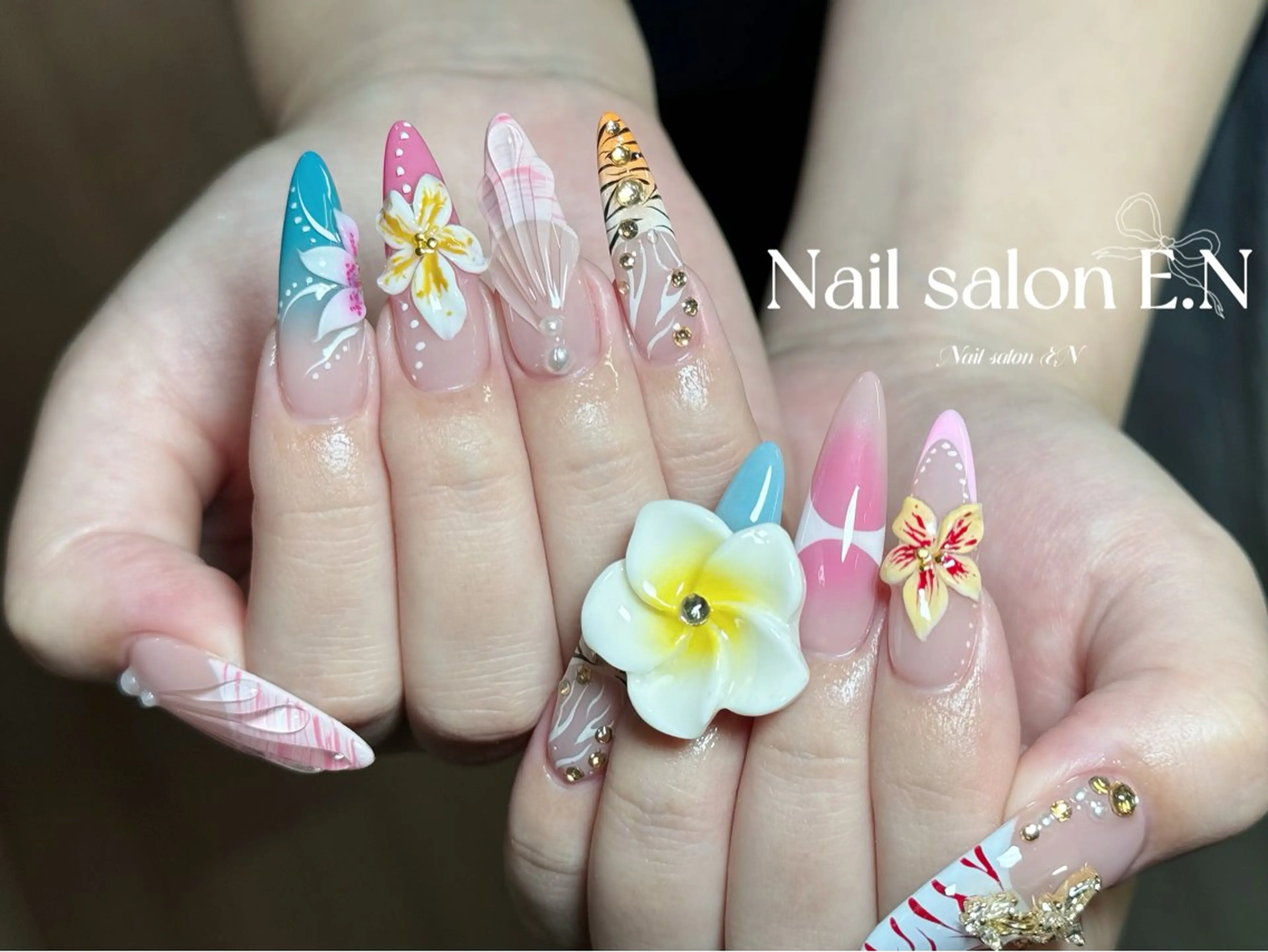 ネイル アートネイル オーロラネイル ブラウン クリアネイル フレンチネイル ハンドネイル E.N🦋 長さ出し/持ち込みのネイルデザイン