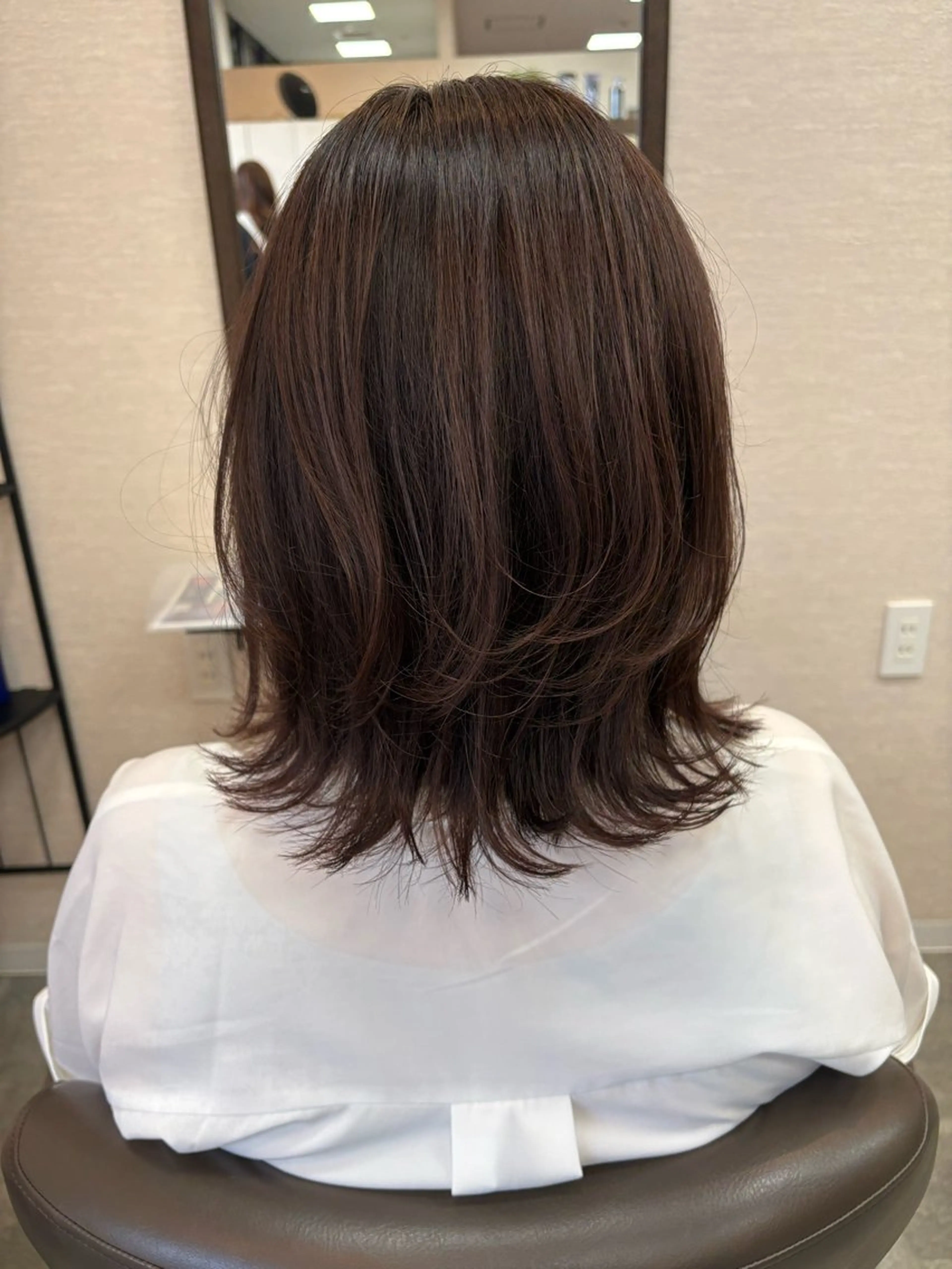 ミディアム 野崎 由理のヘアスタイル