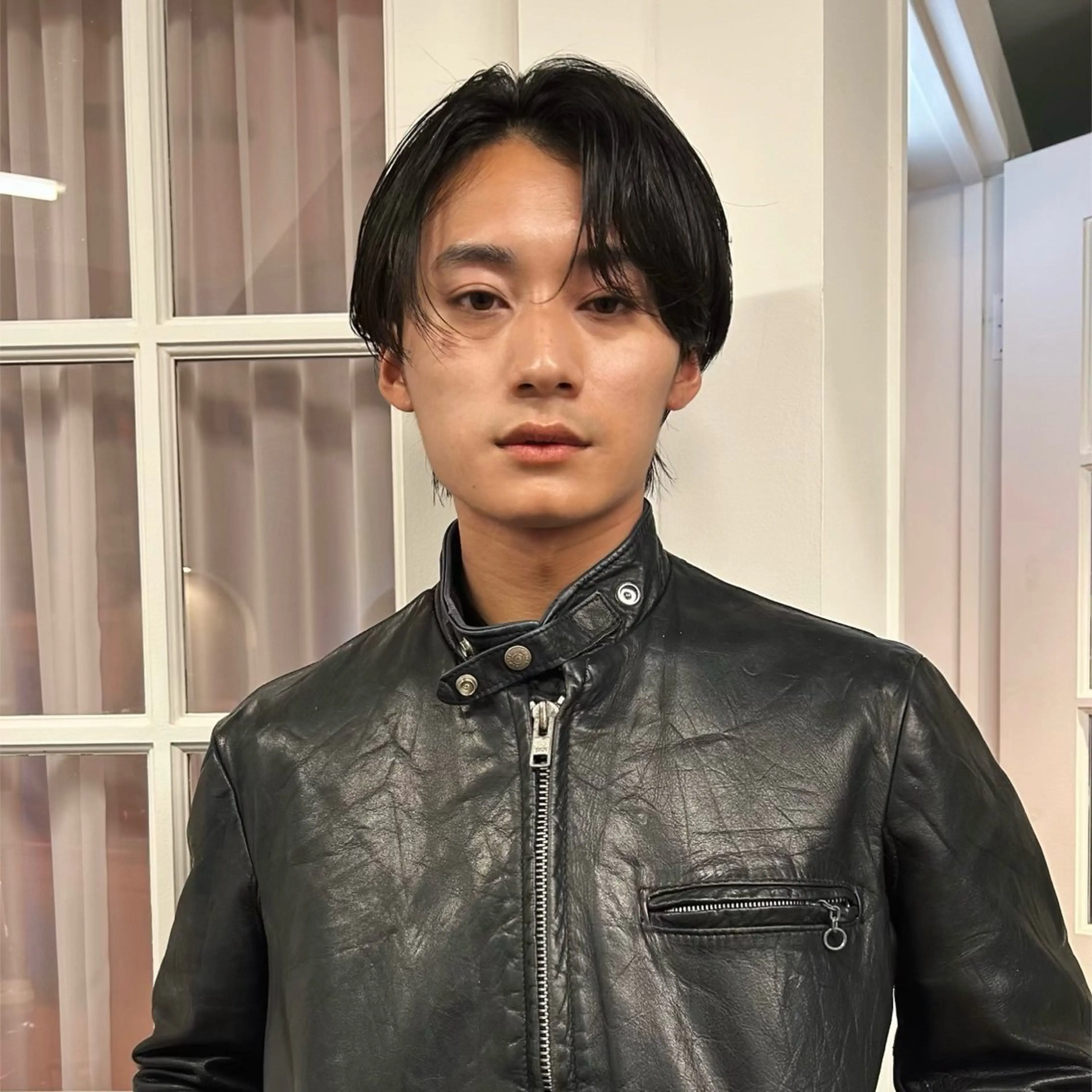 ショート パーマ メンズ センターパート ニュアンスパーマ カット DIXBON所属・メンズパーマ ナカムラヒロトのヘアスタイル