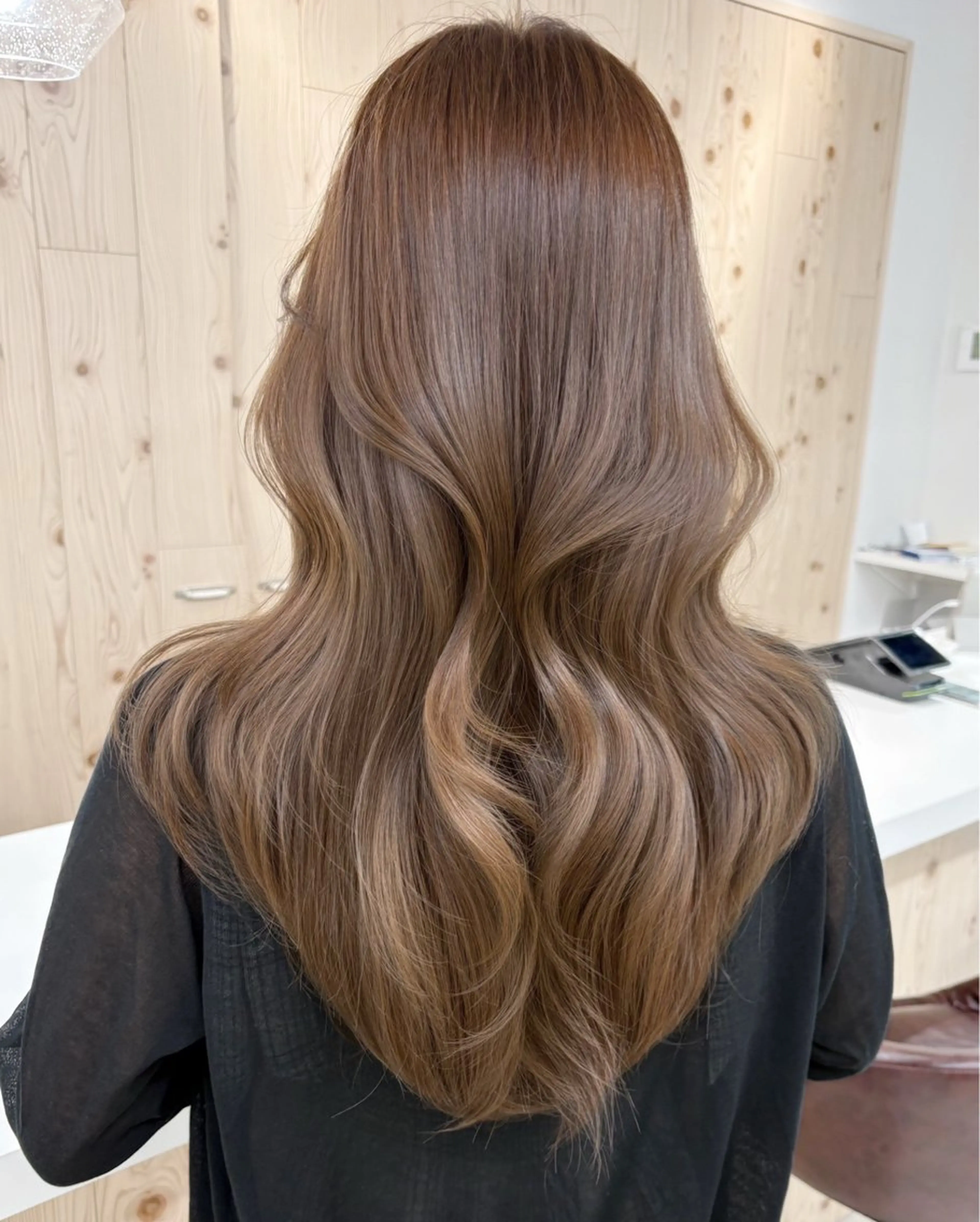 ロング カラー カット ヘアカラー トリートメント ヘアセット 新宿/韓国ヘア/ 髪質改善ストレートのヘアスタイル