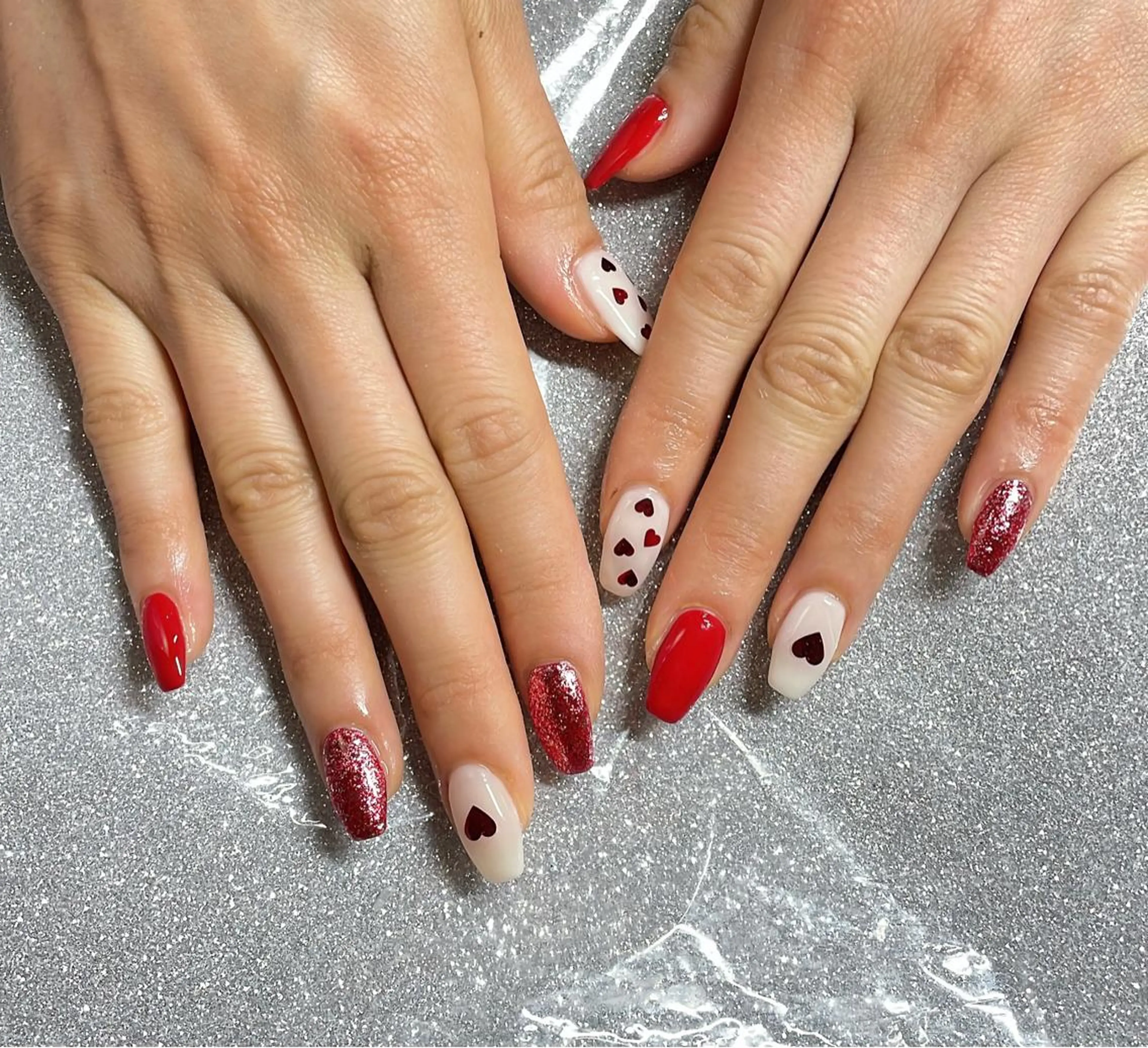 ネイル ハンドネイル VIERU 🌈🎀💖のネイルデザイン