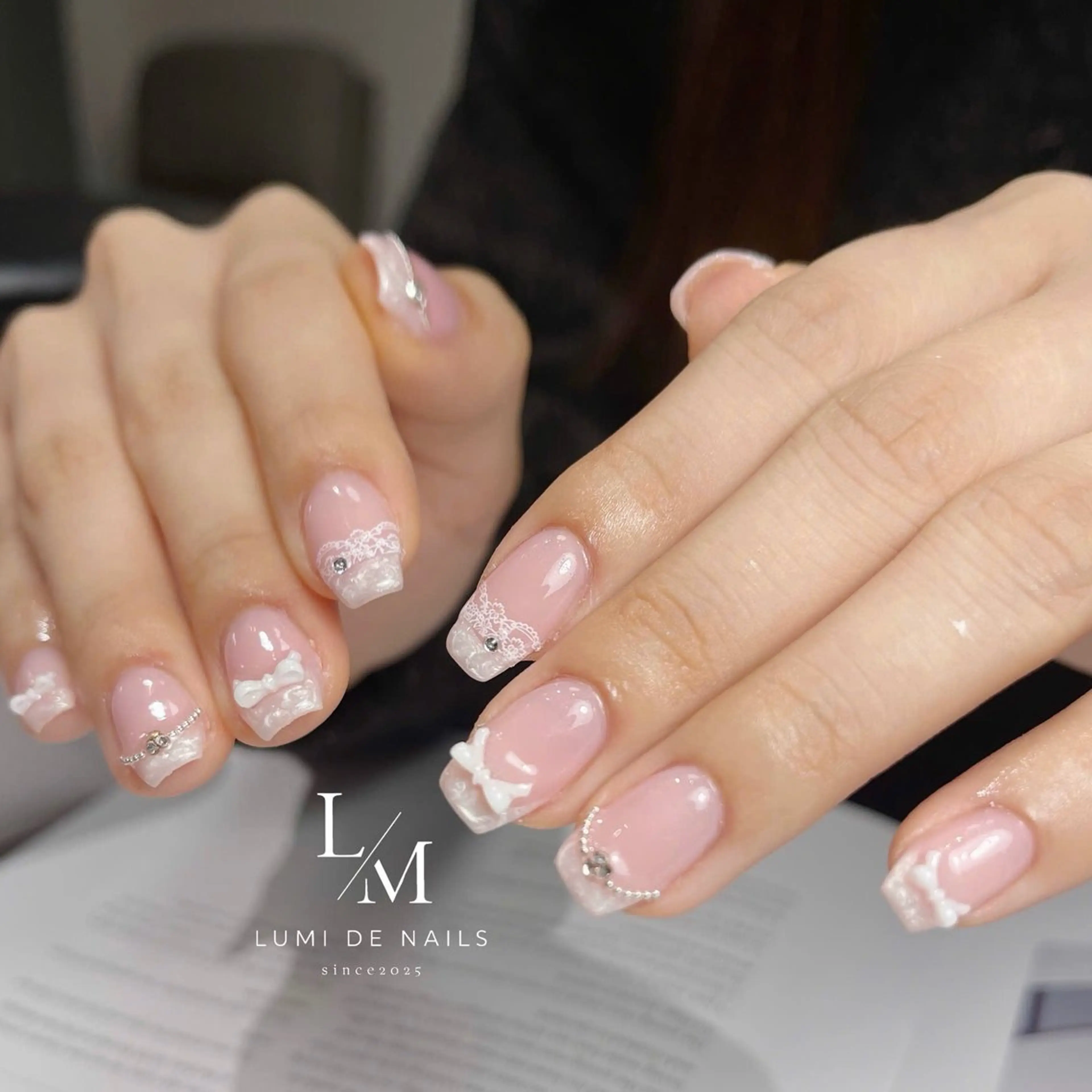 ネイル グラデーション ラメ(グリッター) マグネットネイル ミラーネイル ニュアンスネイル ハンドネイル Lumi de nails所属・Lumi de nailsのネイルデザイン