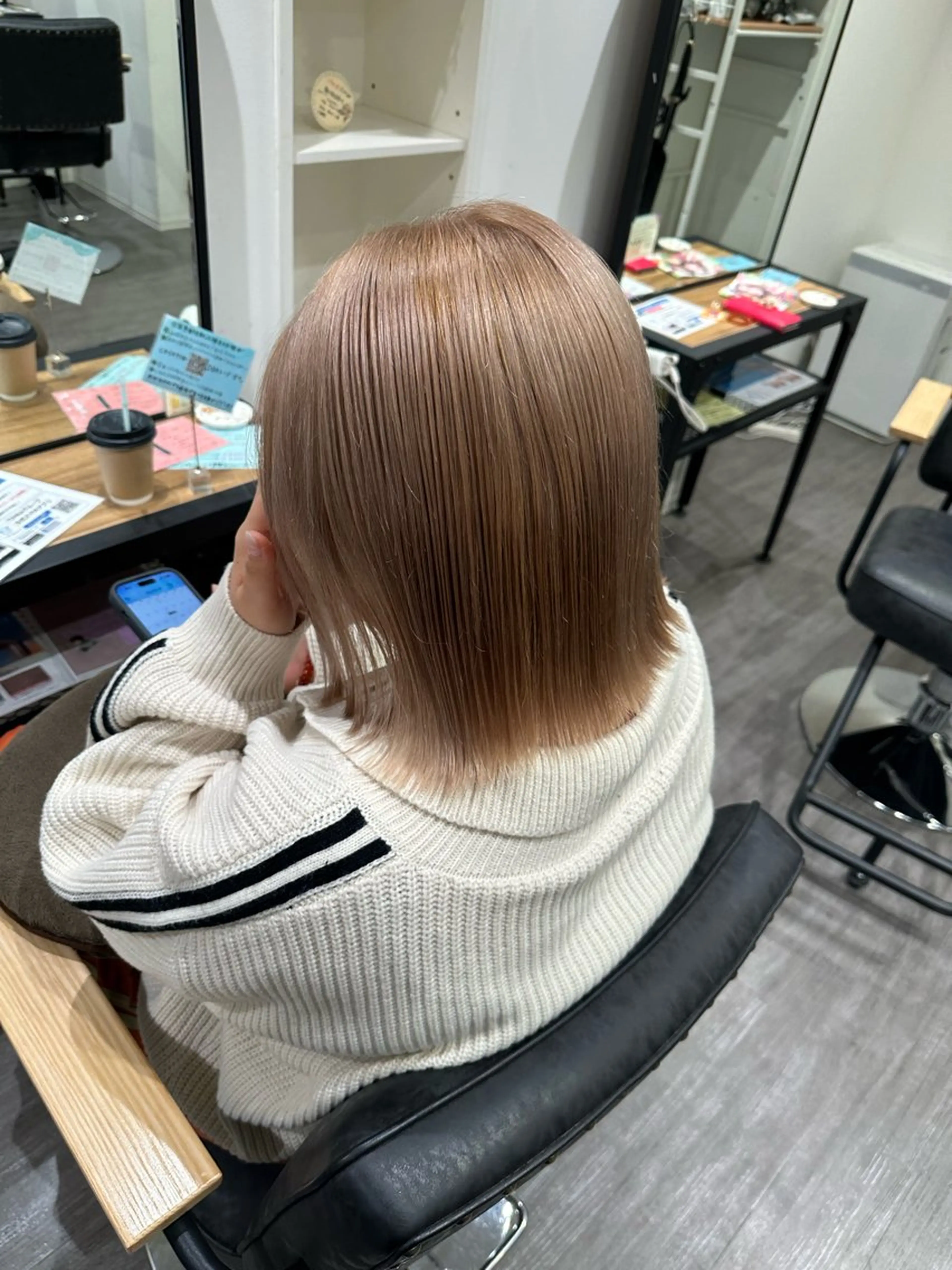 ミディアム カラー ベージュカラー ミルクティーベージュ ホワイトミルクティーベージュ 艶髪レイヤー上田 紗也🇰🇷💗のヘアスタイル