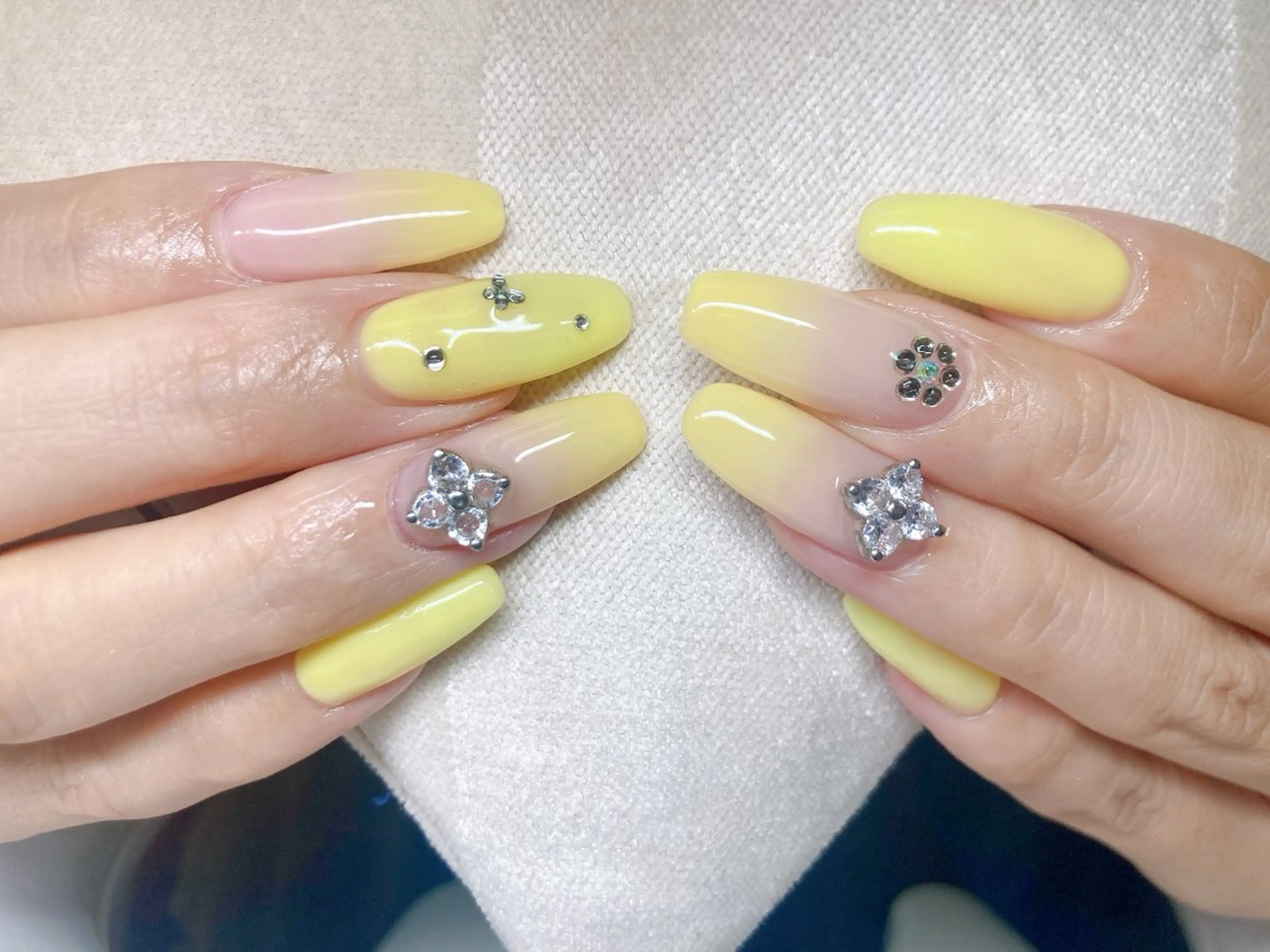 ネイル ECLAT エクラ所属・寺山 千鶴のネイルデザイン