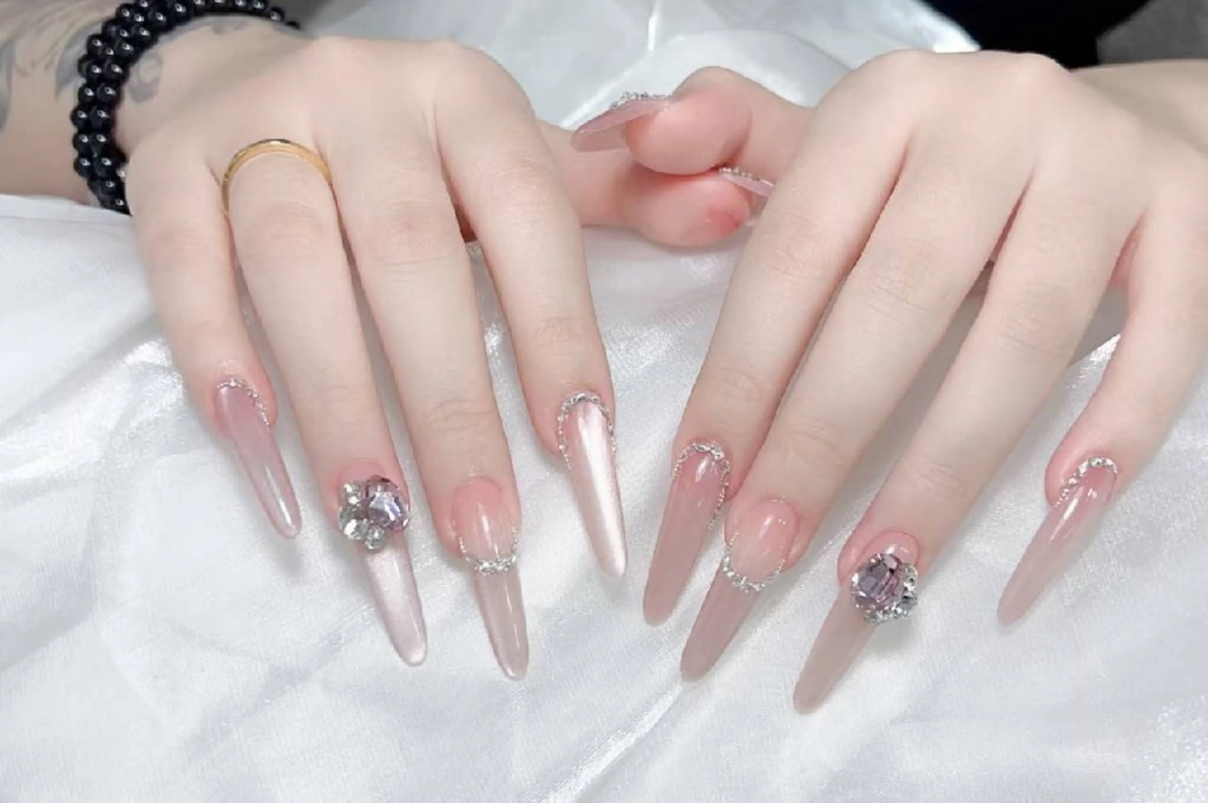 ネイル 小島 阿佑美のネイルデザイン