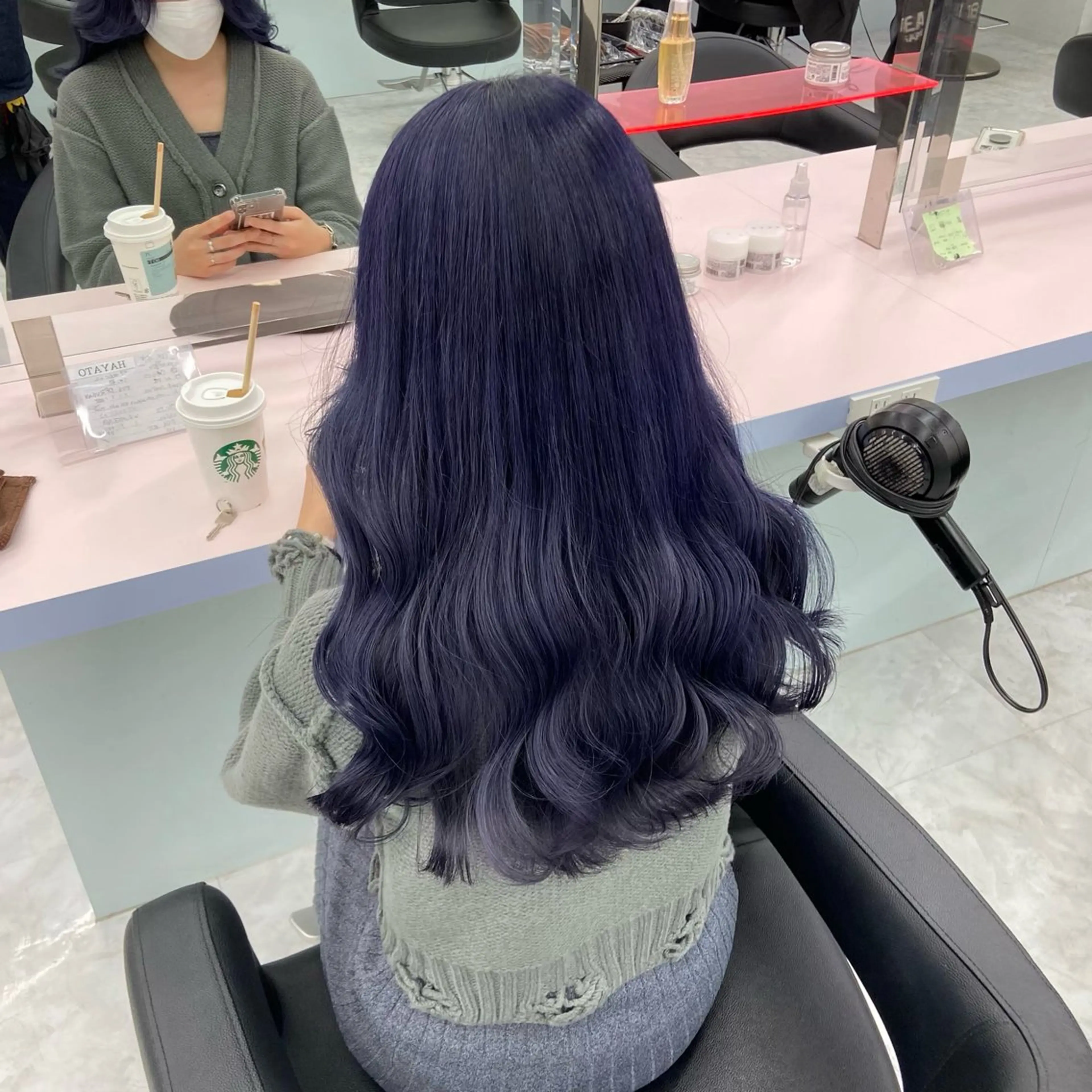 ロング カラー パーマ ヘアアレンジ 透明感ブリーチカラー 🌈TOMOHIROのヘアスタイル