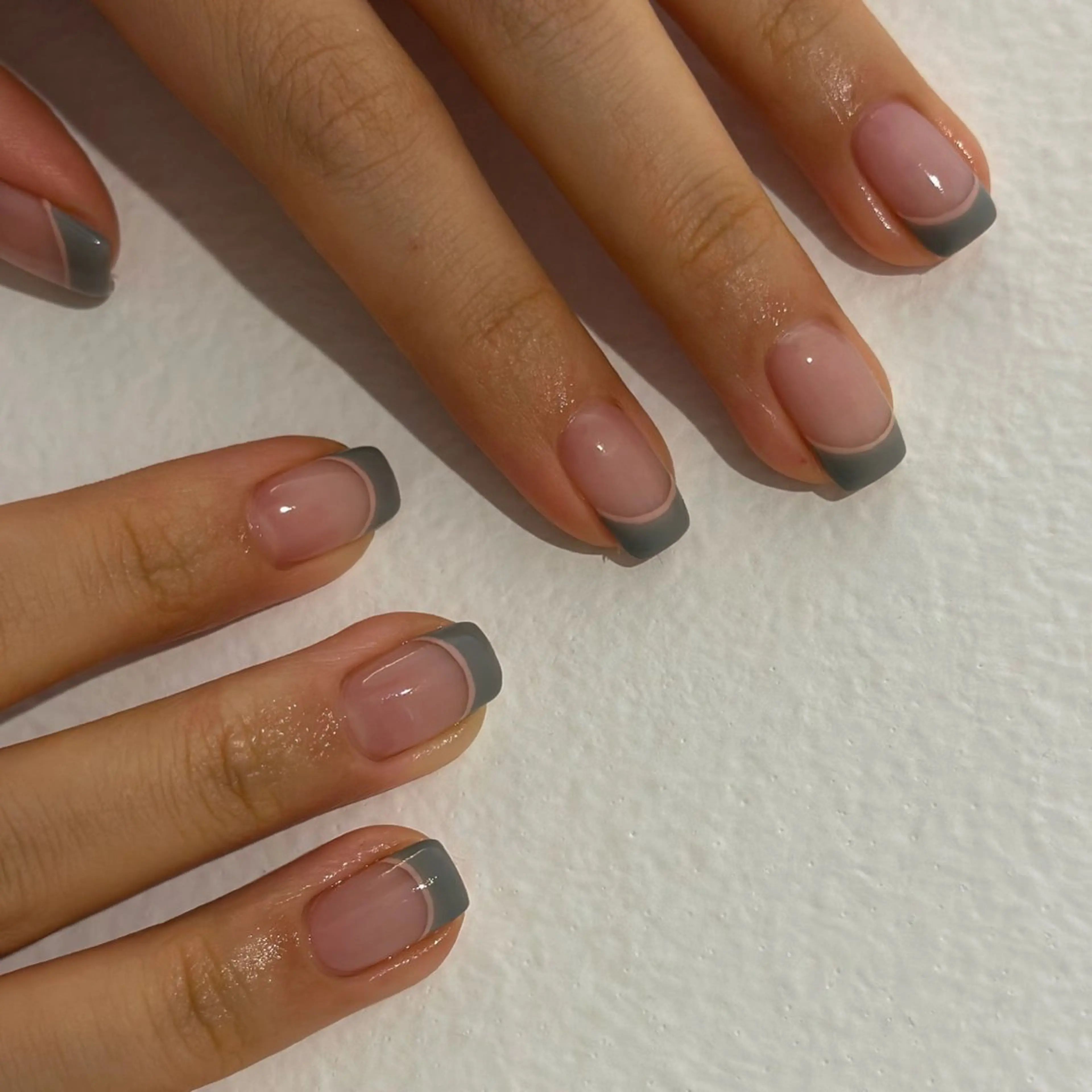 ネイル フレンチネイル ハンドネイル Flow nail所属・山本 七海のネイルデザイン