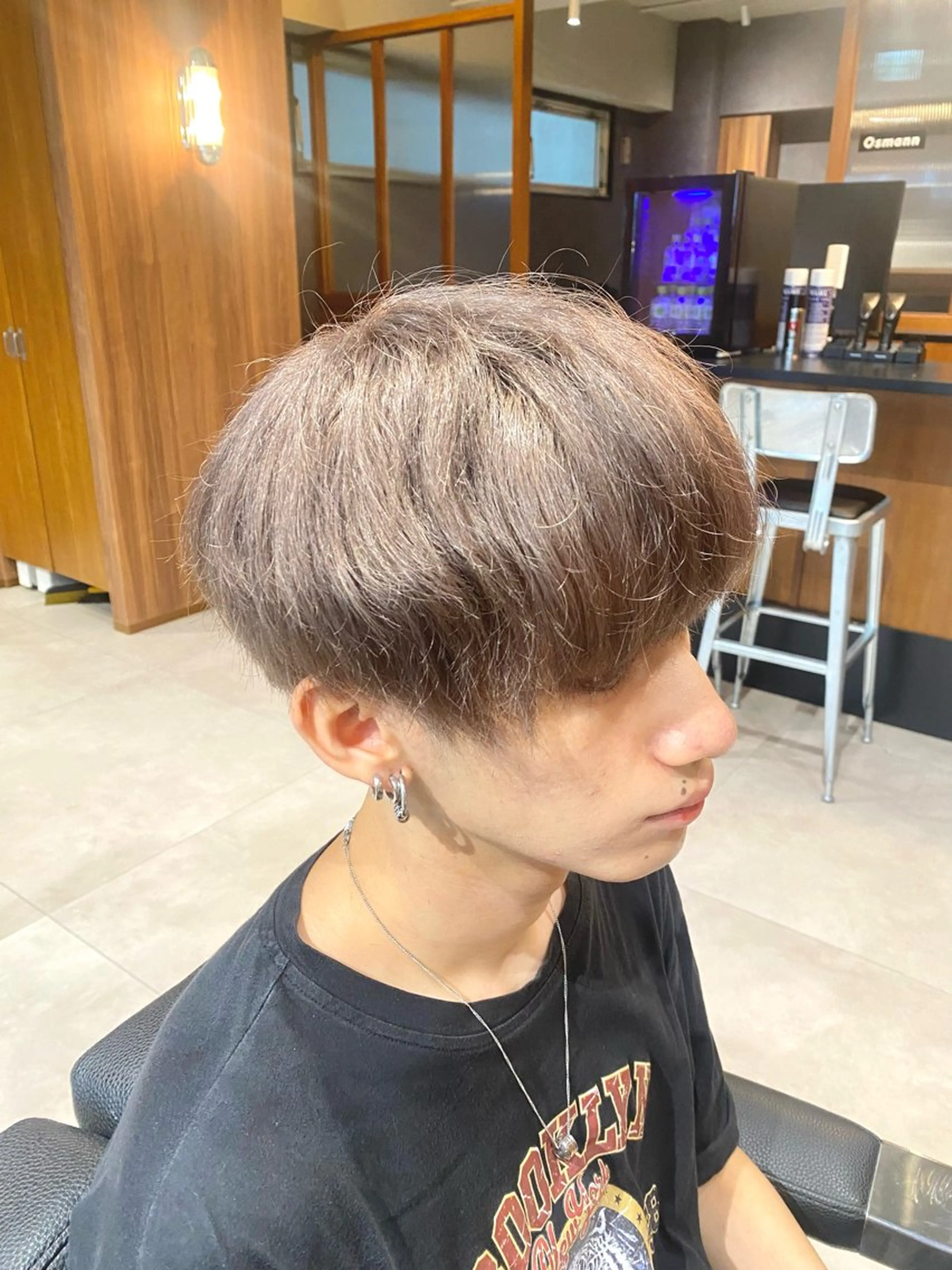 ショート カラー メンズ メンズブリーチ 学生（メンズ向け） ベージュカラー ブリーチ 透明感カラー Osmann Men's Hair Salon御茶ノ水神保町店【オスマン　メンズ　ヘア　サロン】所属・【メンズカット】 富塚　瑠士のヘアスタイル