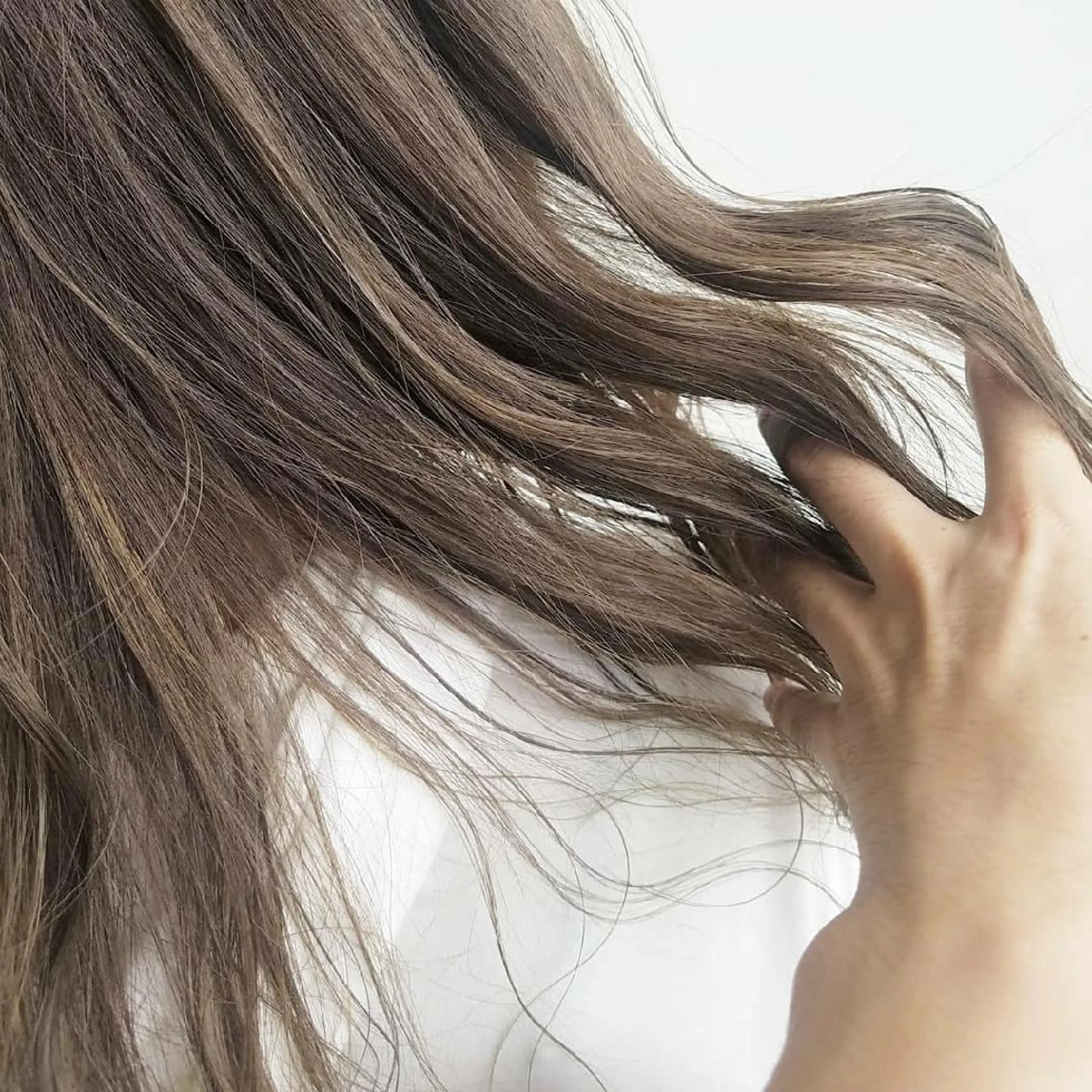 セミロング カラー アッシュ ベージュカラー ハイライトカラー ミント ハイライト iplus✴ まつげ、眉毛、耳つぼのマツエク・マツパデザイン