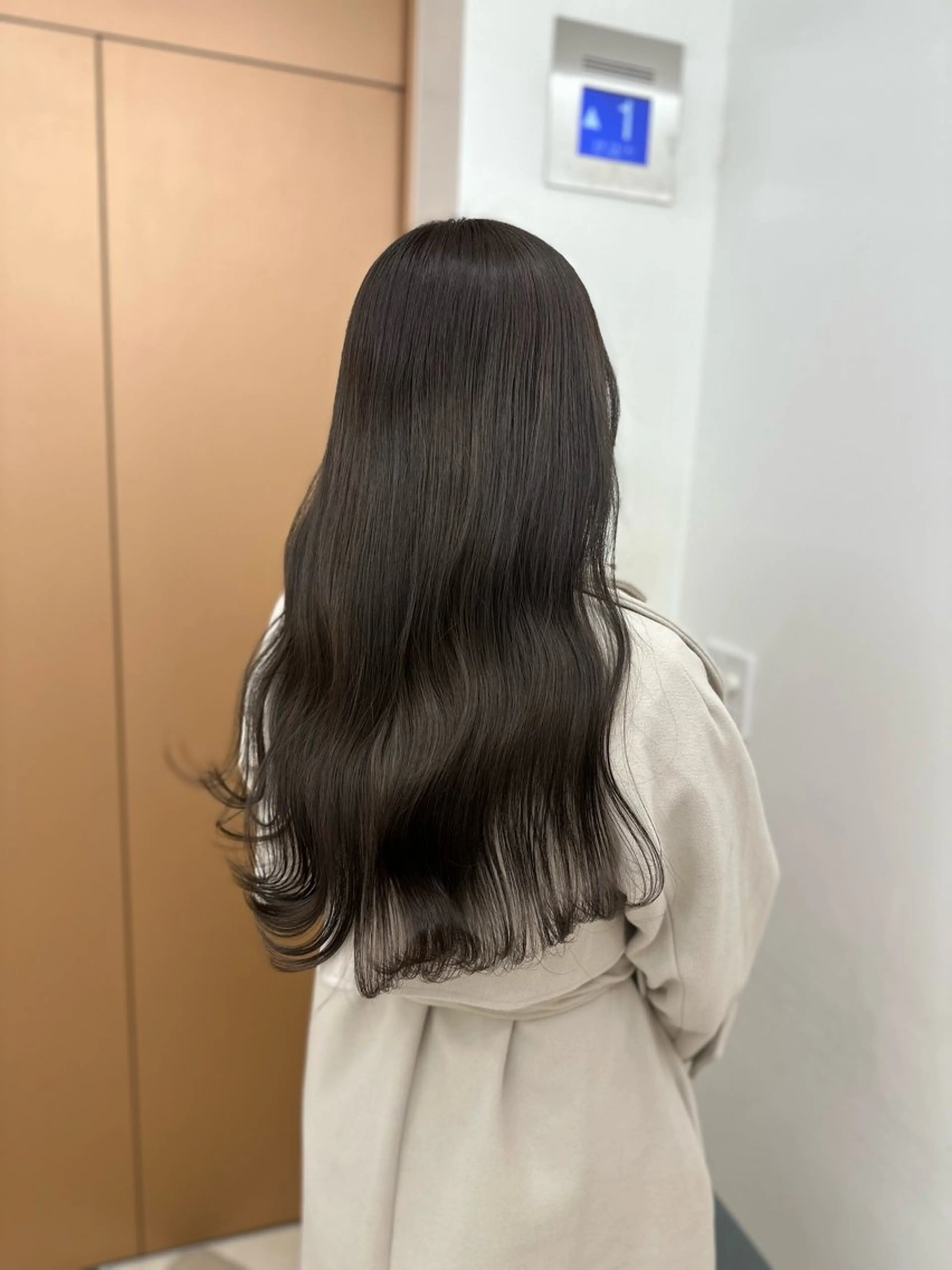 ロング カラー 安丸 結夏のヘアスタイル