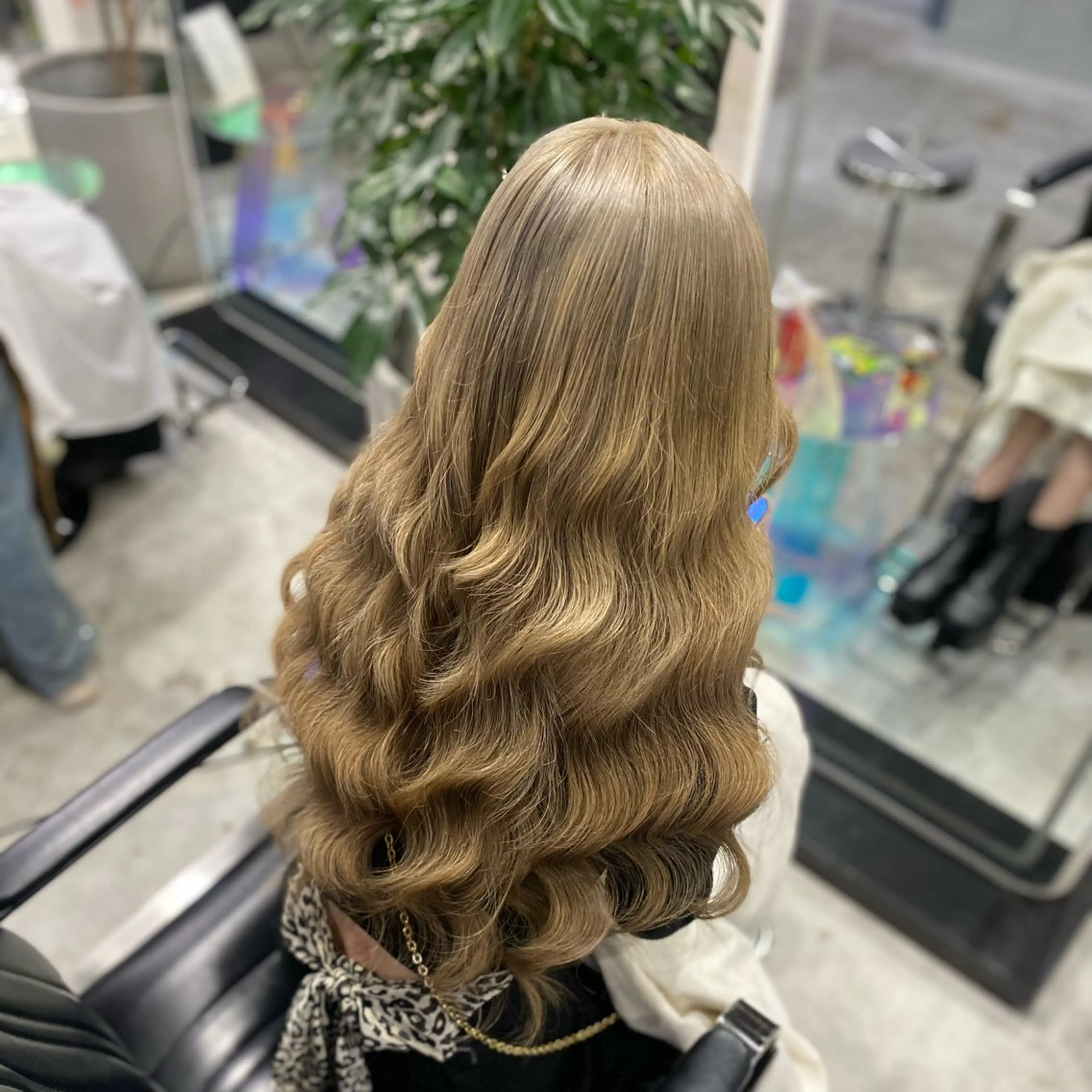 【学割U24新規限定価格】ブリーチ+カラー+カット¥21,450→¥13,200の写真