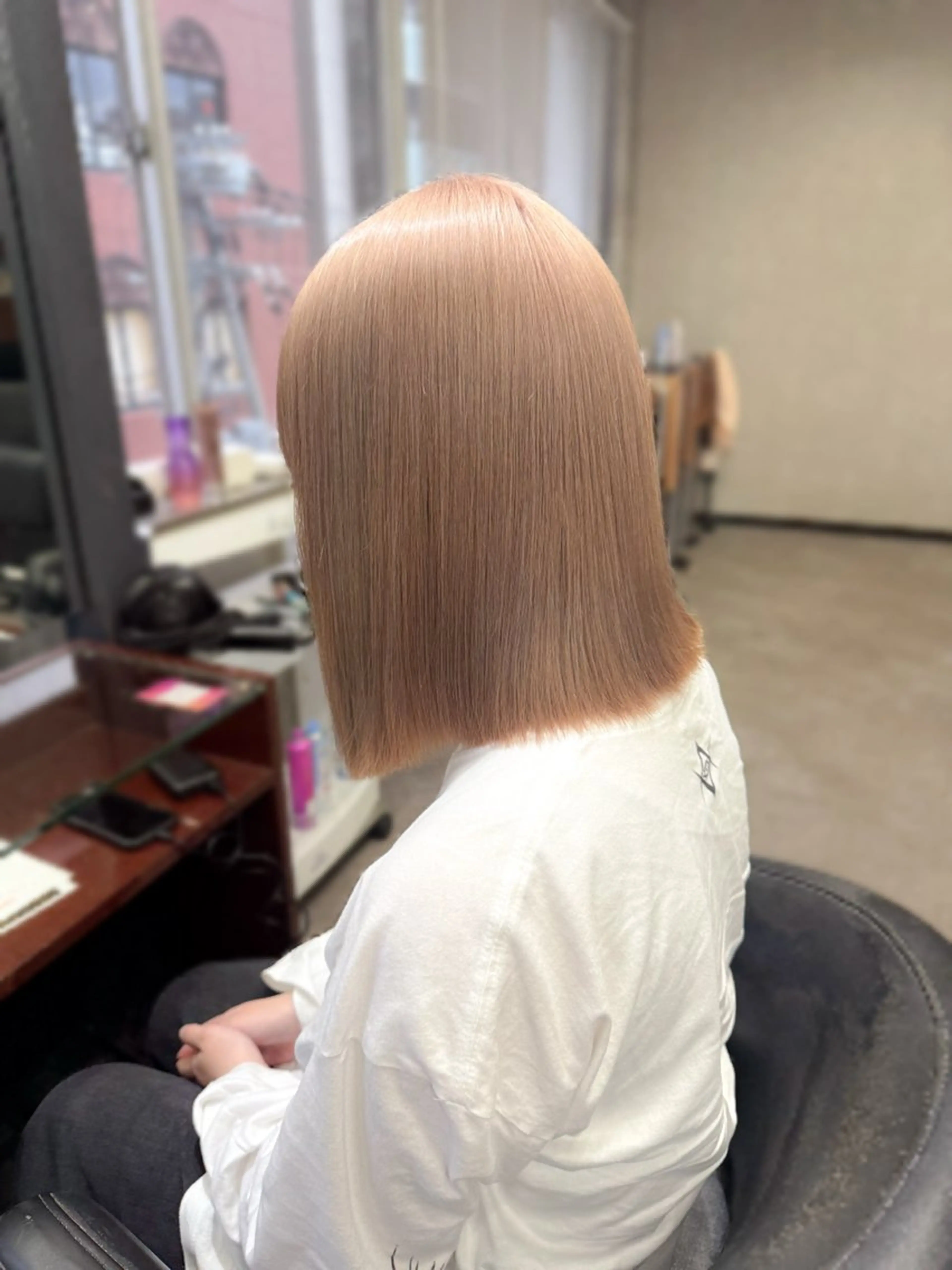 ミディアム カラー ヘアカラー トリートメント ハイトーンエクステ 🎩カズキ🎩のヘアスタイル