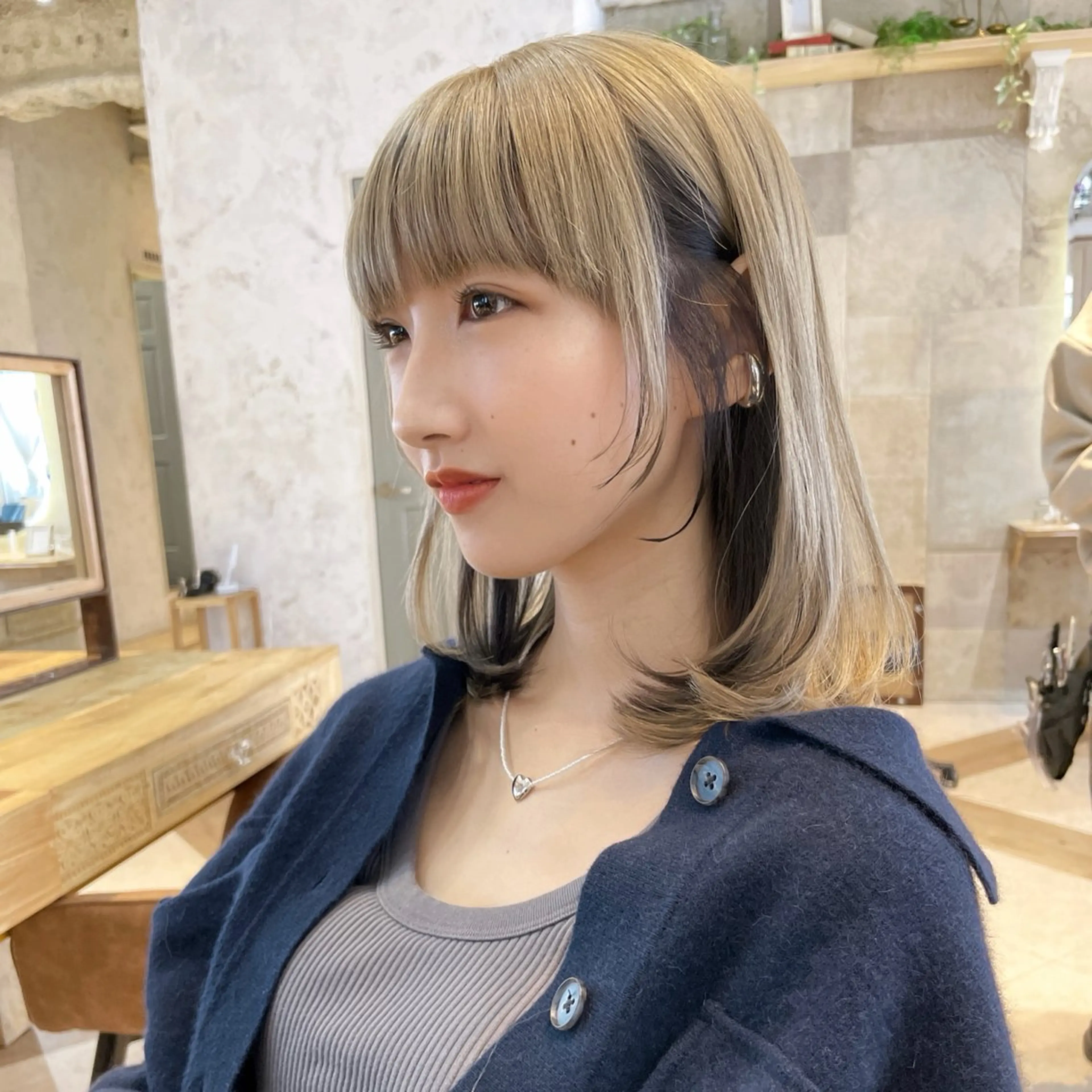 ミディアム カラー ブリーチ デザインカラー カット ヘアカラー トリートメント ダブルカラー/ 髪質改善/ハクのヘアスタイル