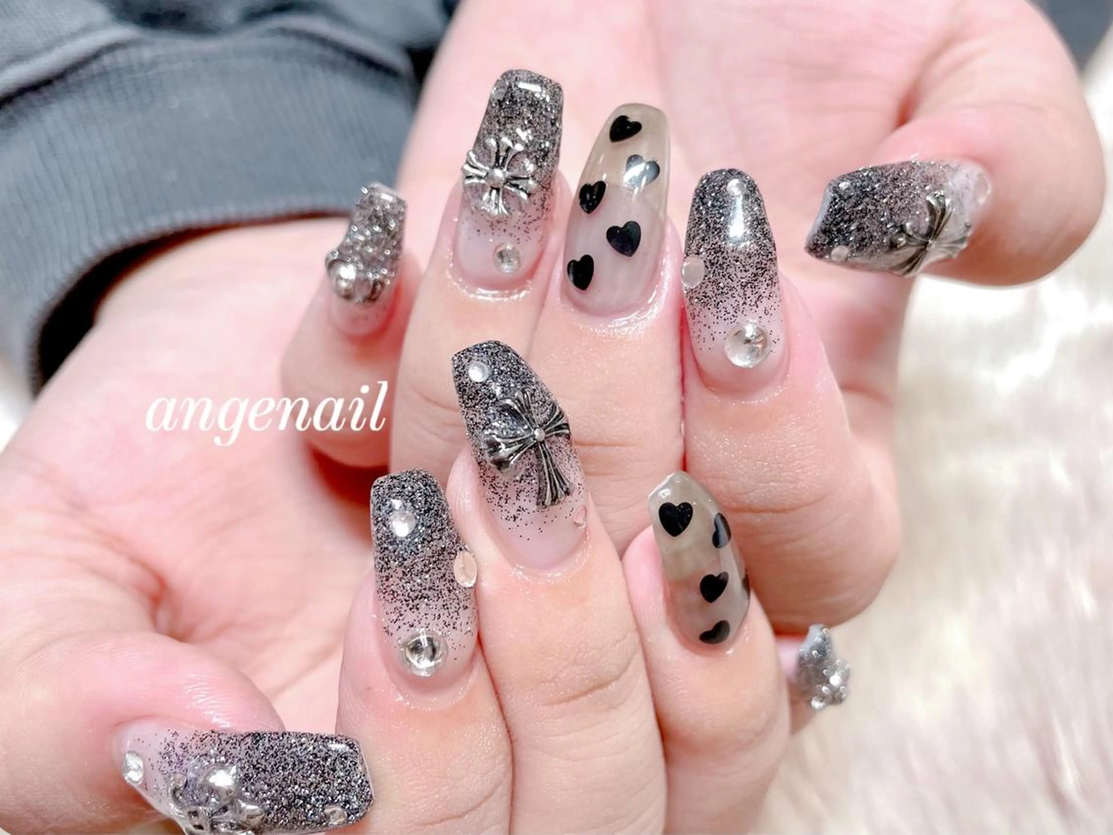 ネイル ハンドネイル オーナーネイリスト MAKIのネイルデザイン