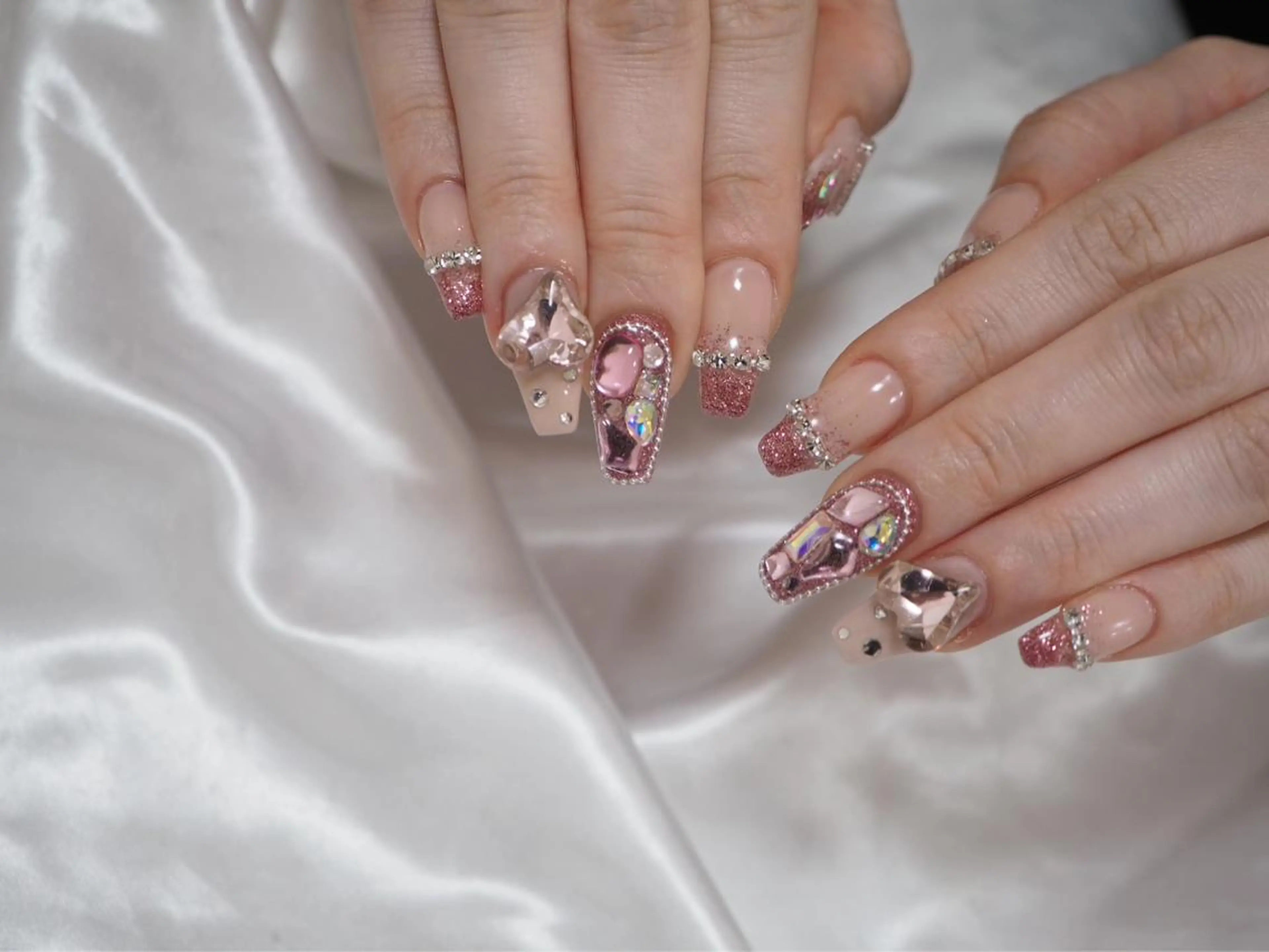 ロング ネイル Amore 板谷爽花のネイルデザイン