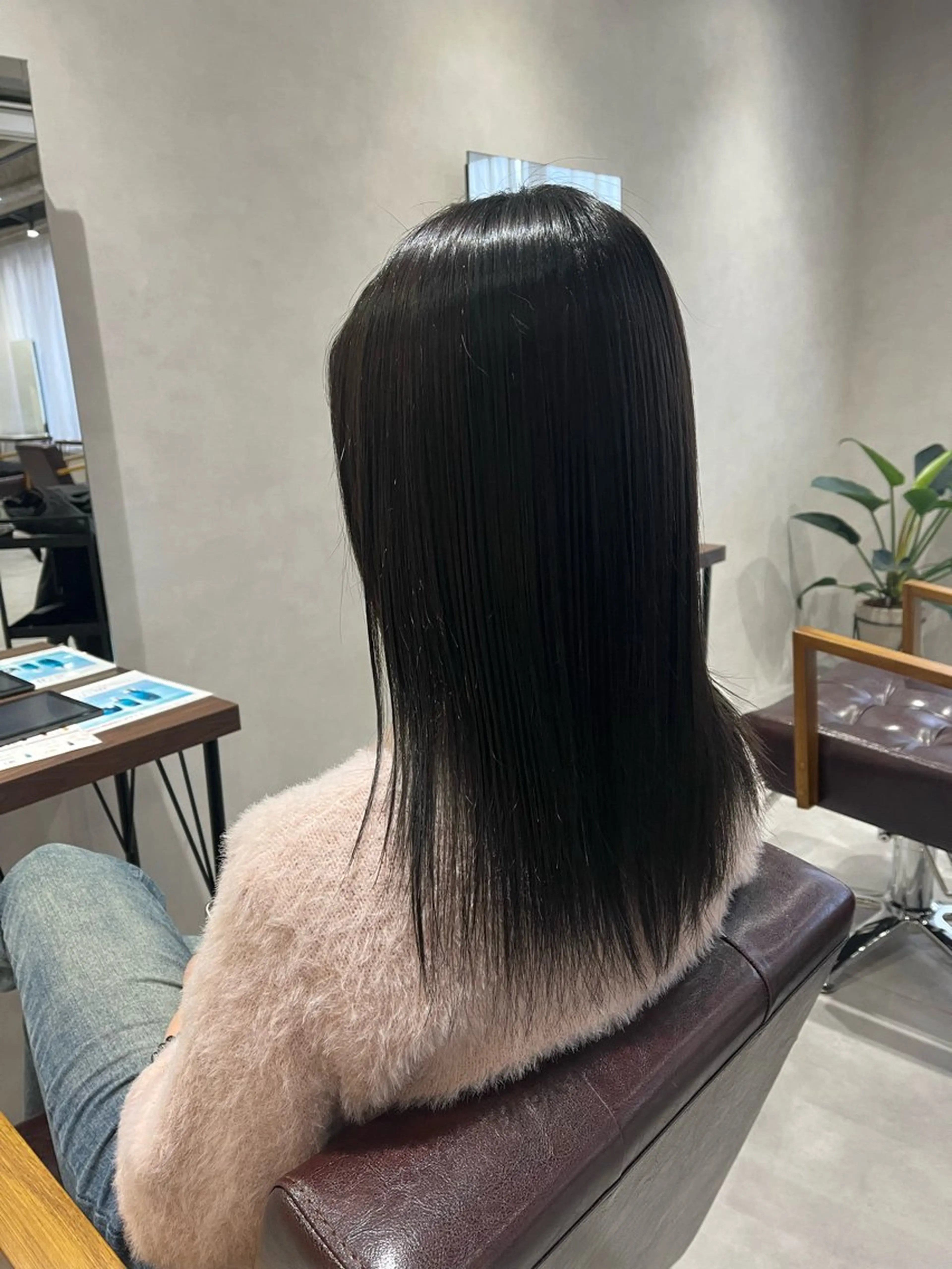 セミロング 佐藤 香苗のヘアスタイル