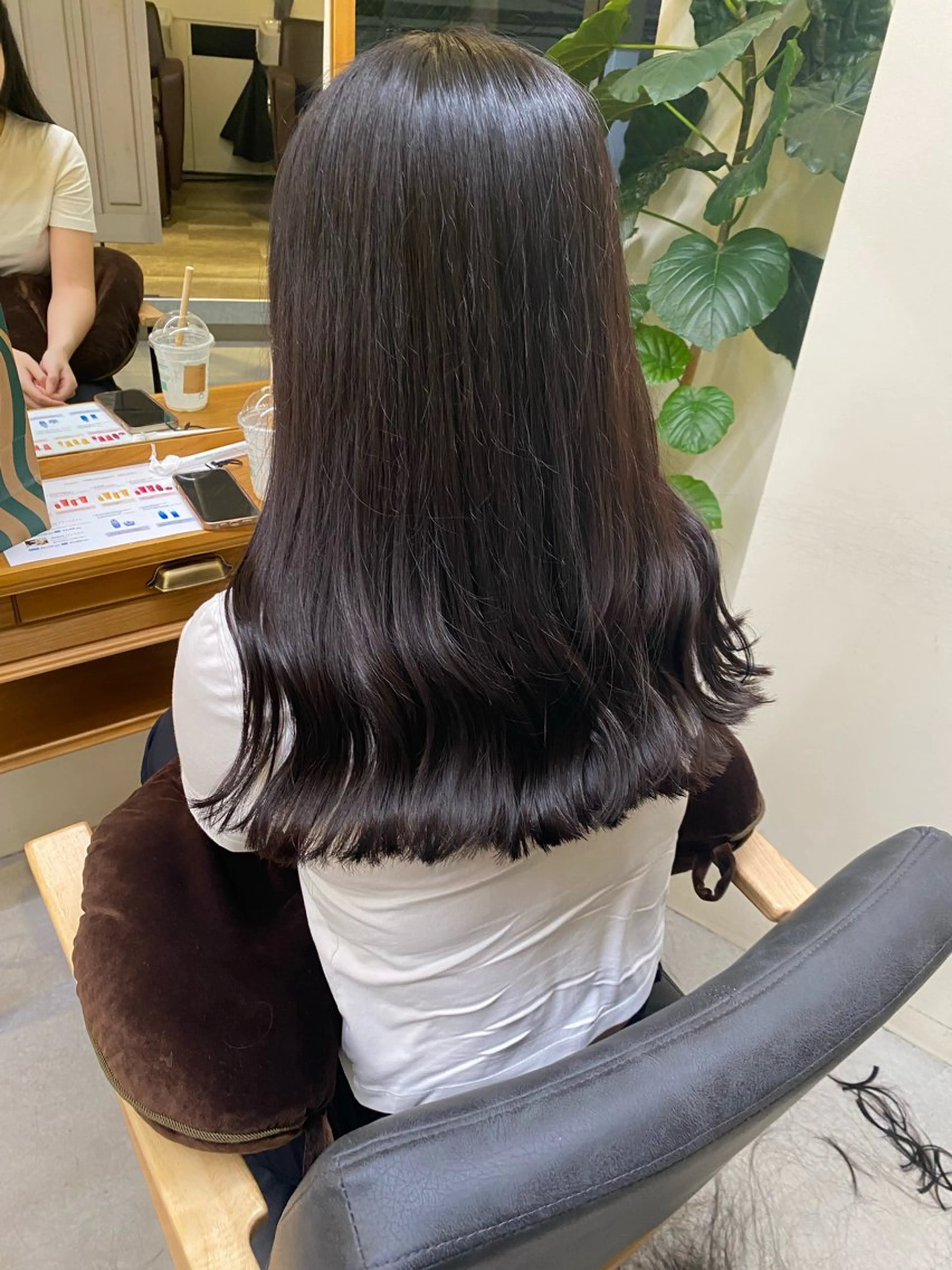 ロング ヘアカラー トリートメント 勝海 絢音のヘアスタイル