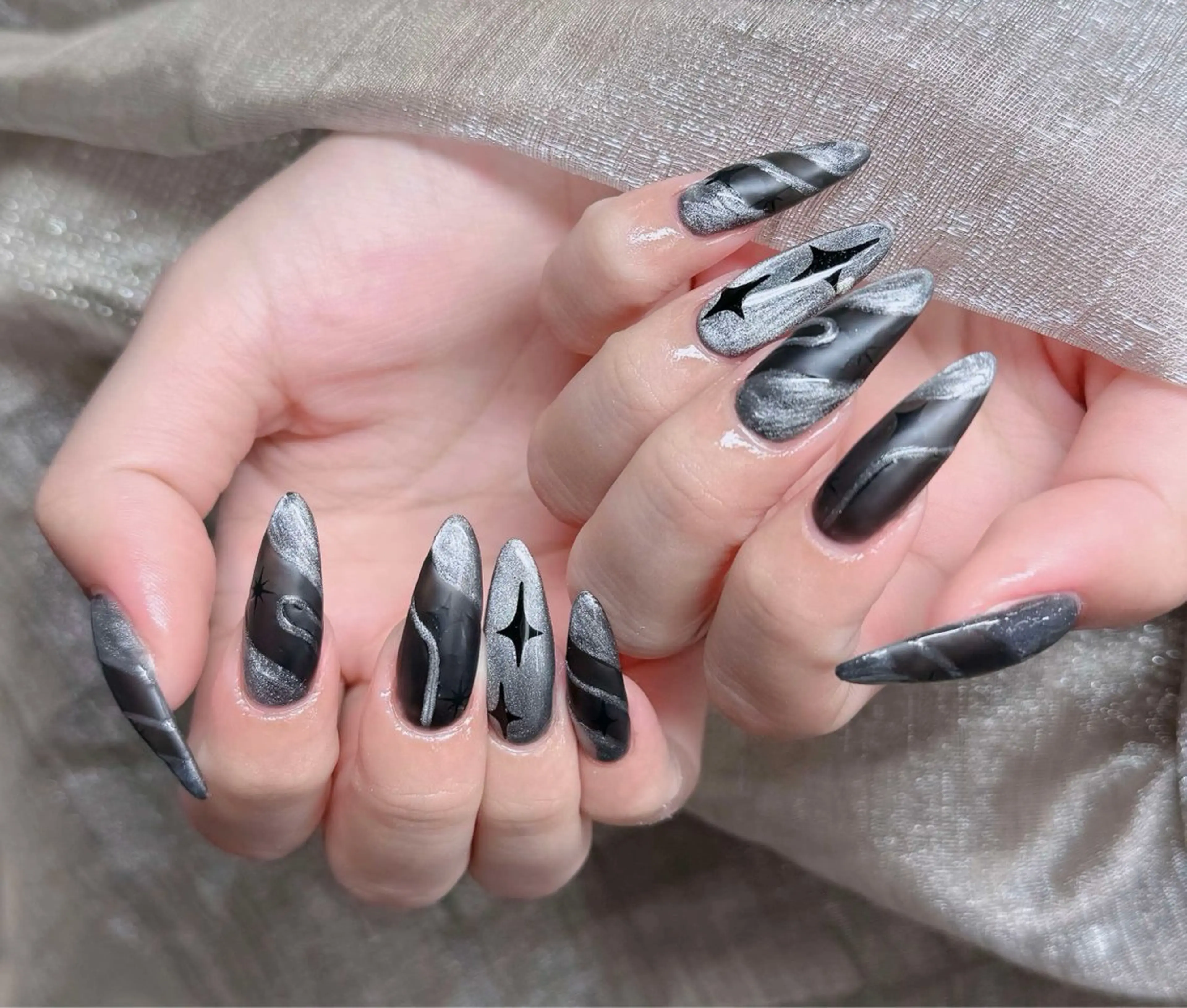 ネイル フレンチネイル ジェルネイル ガラスフレンチ ハロウィン ハート ハンドネイル H.baby Nail Salonのネイルデザイン