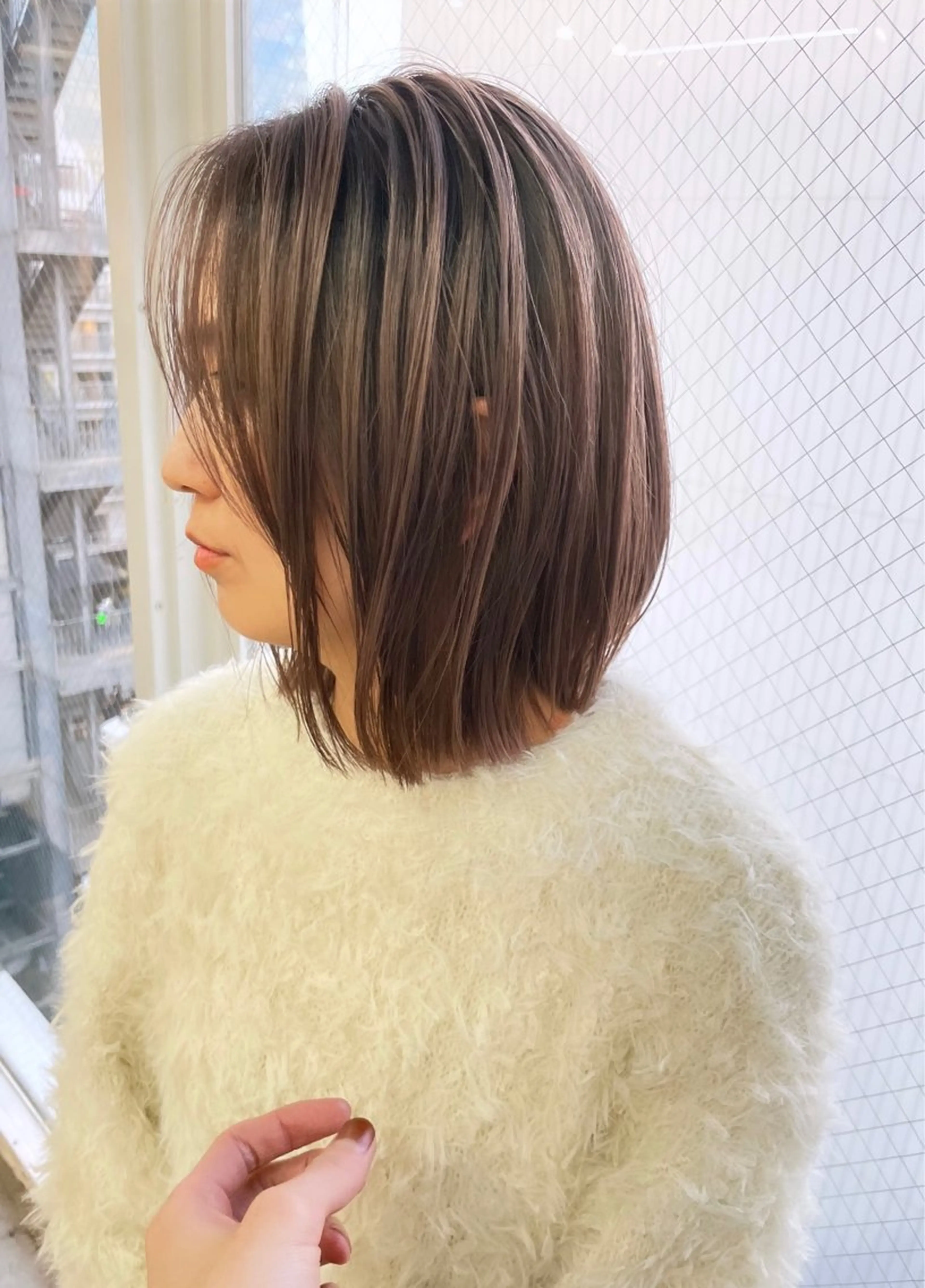 ミディアム 有人/バレイヤージュ /シャドールーツのヘアスタイル