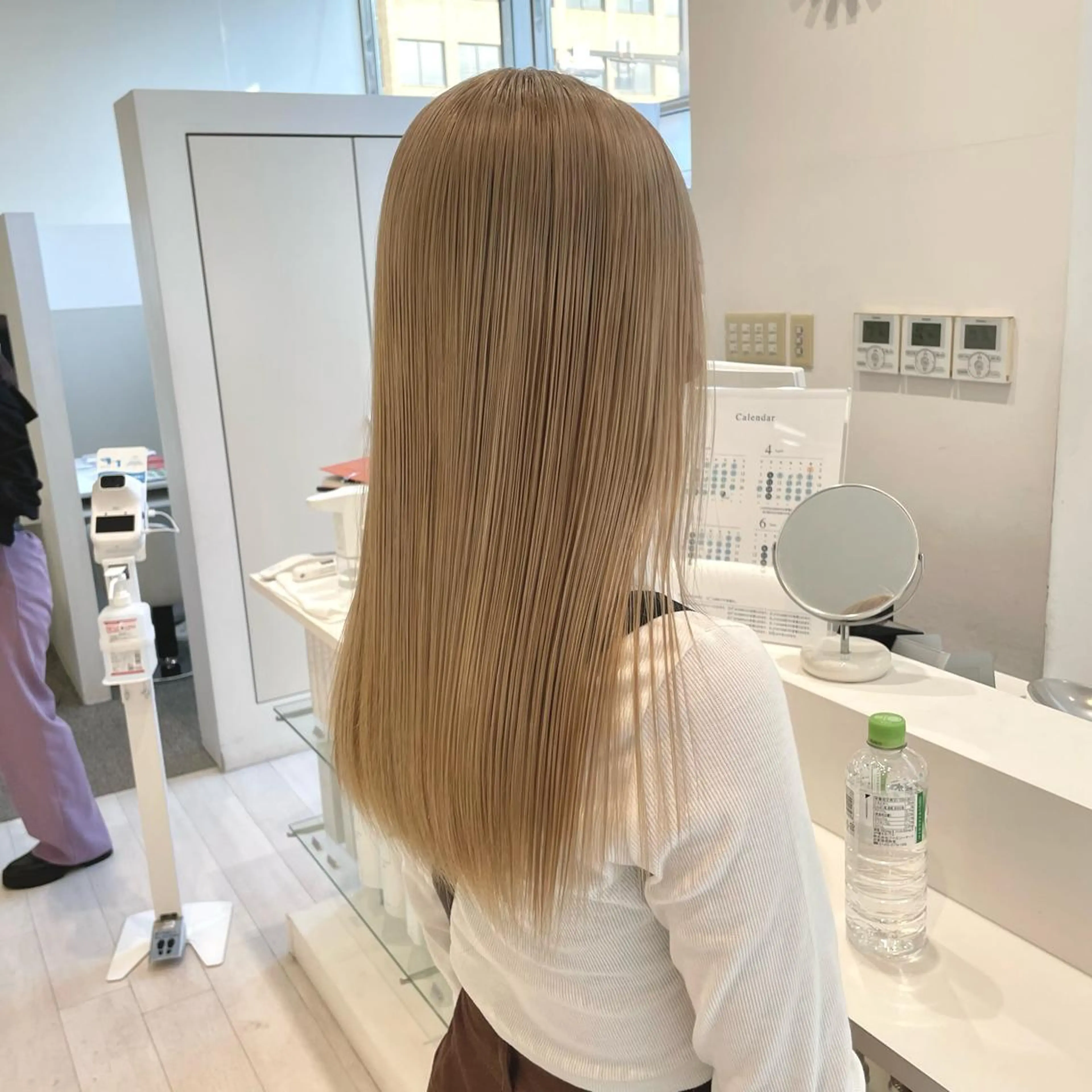セミロング カラー ヘアアレンジ ブリーチ ハイトーンカラー カット ヘアカラー トリートメント GO TODAY  SHAiRE SALON岡山所属・Sana/ 耳ツボ/インナーのヘアスタイル
