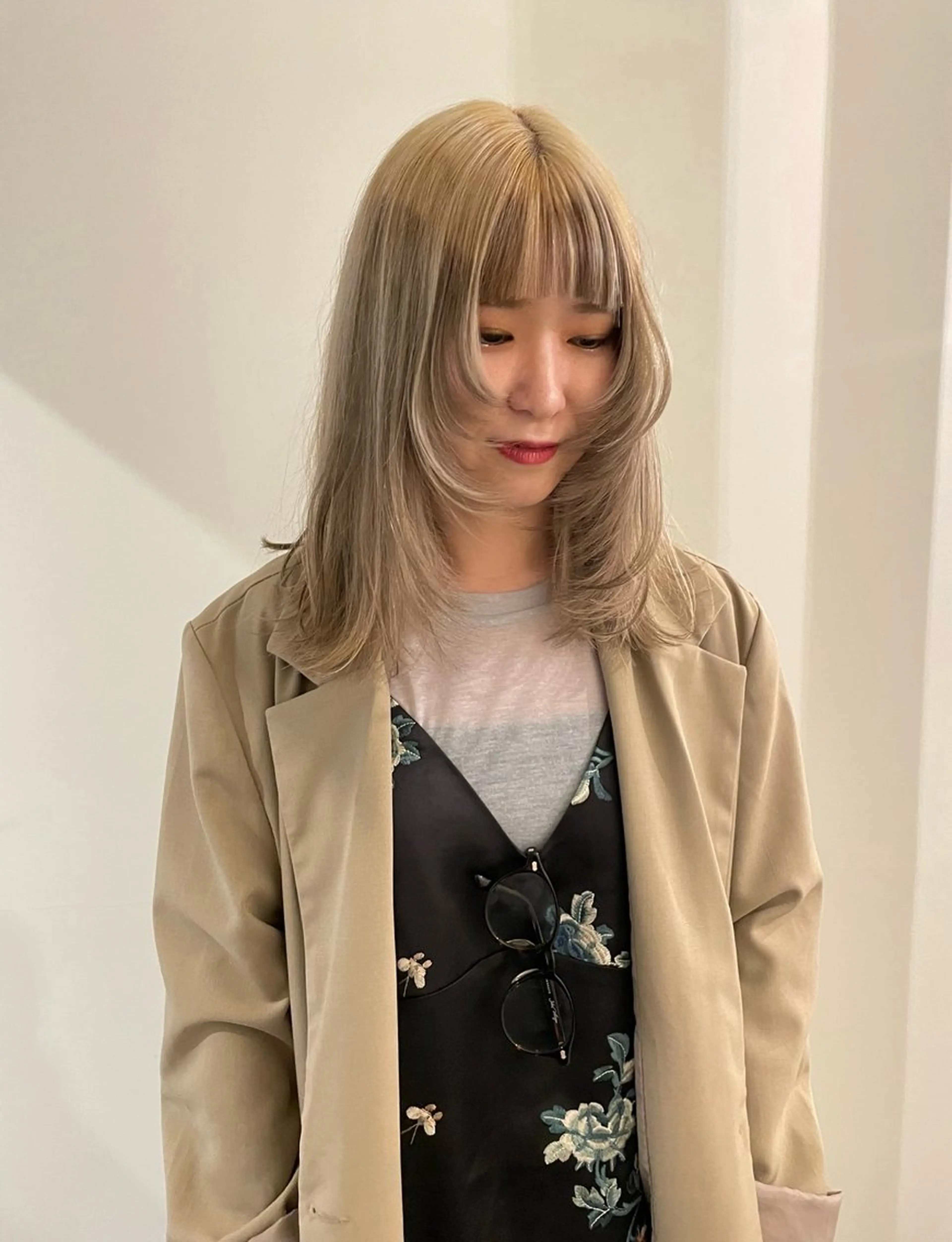 セミロング カラー カット 渋谷 留菜のヘアスタイル