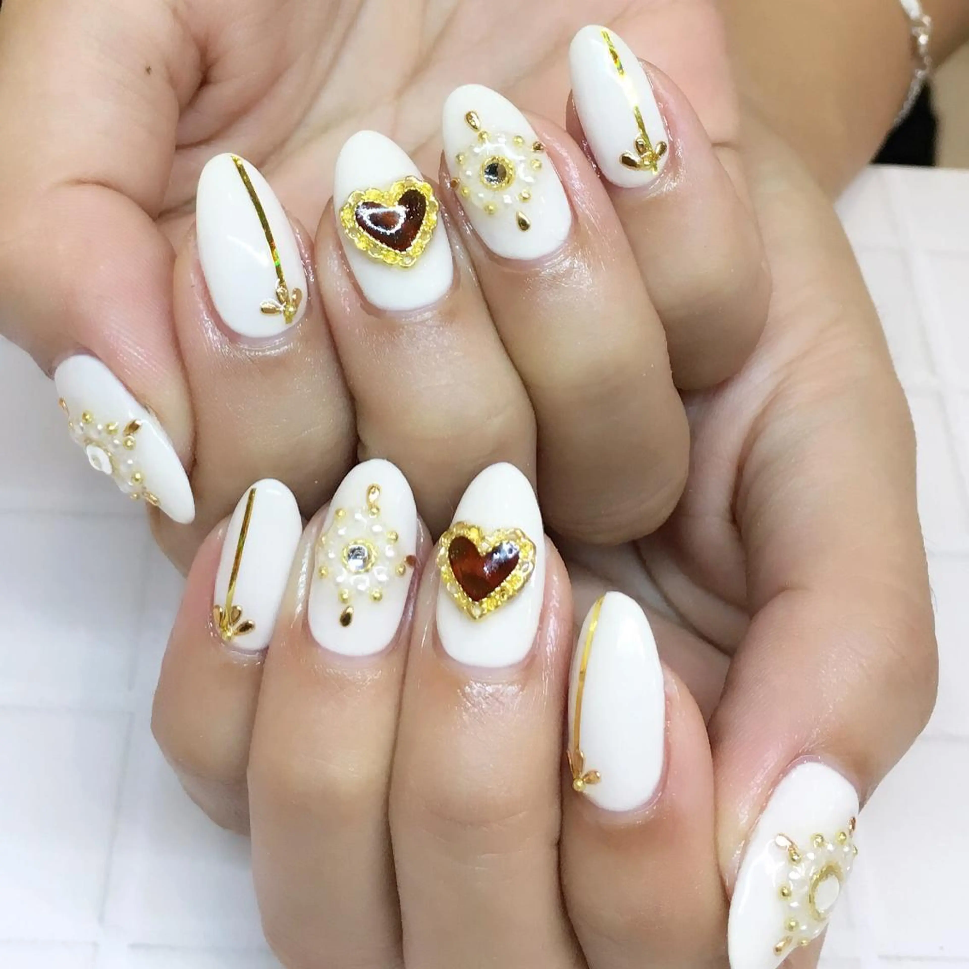 ネイル アートネイル べっ甲ネイル ジェルネイル ハート シンプルネイル nail salon Soeurのネイルデザイン