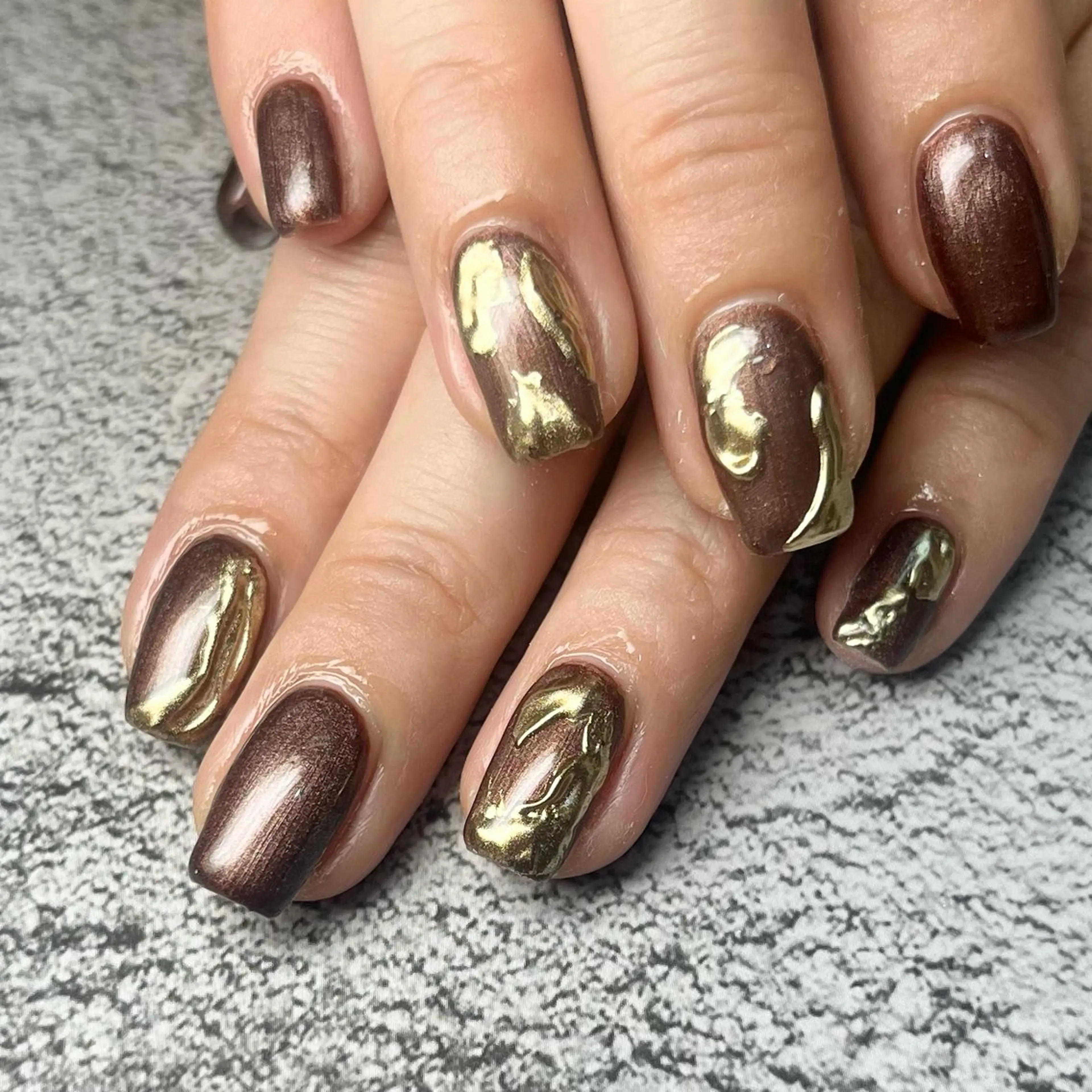 ネイル ゴールド ミラーネイル ハンドネイル Queen nail 北堀江 ASUKAのネイルデザイン