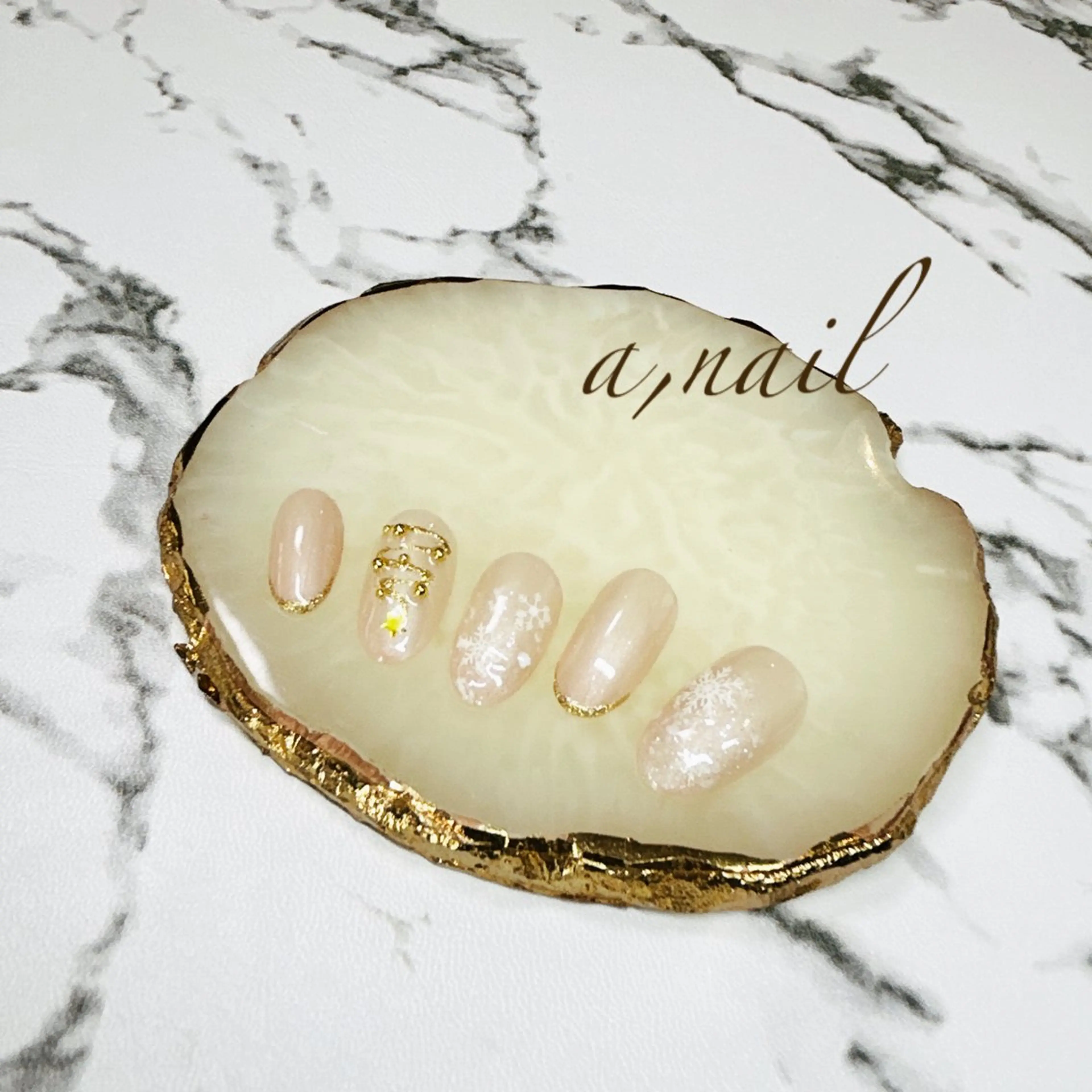 ネイル フレンチネイル ジェルネイル グラデーション キラキラネイル ワンカラーネイル ハンドネイル ネイルサロン エーネイルのネイルデザイン