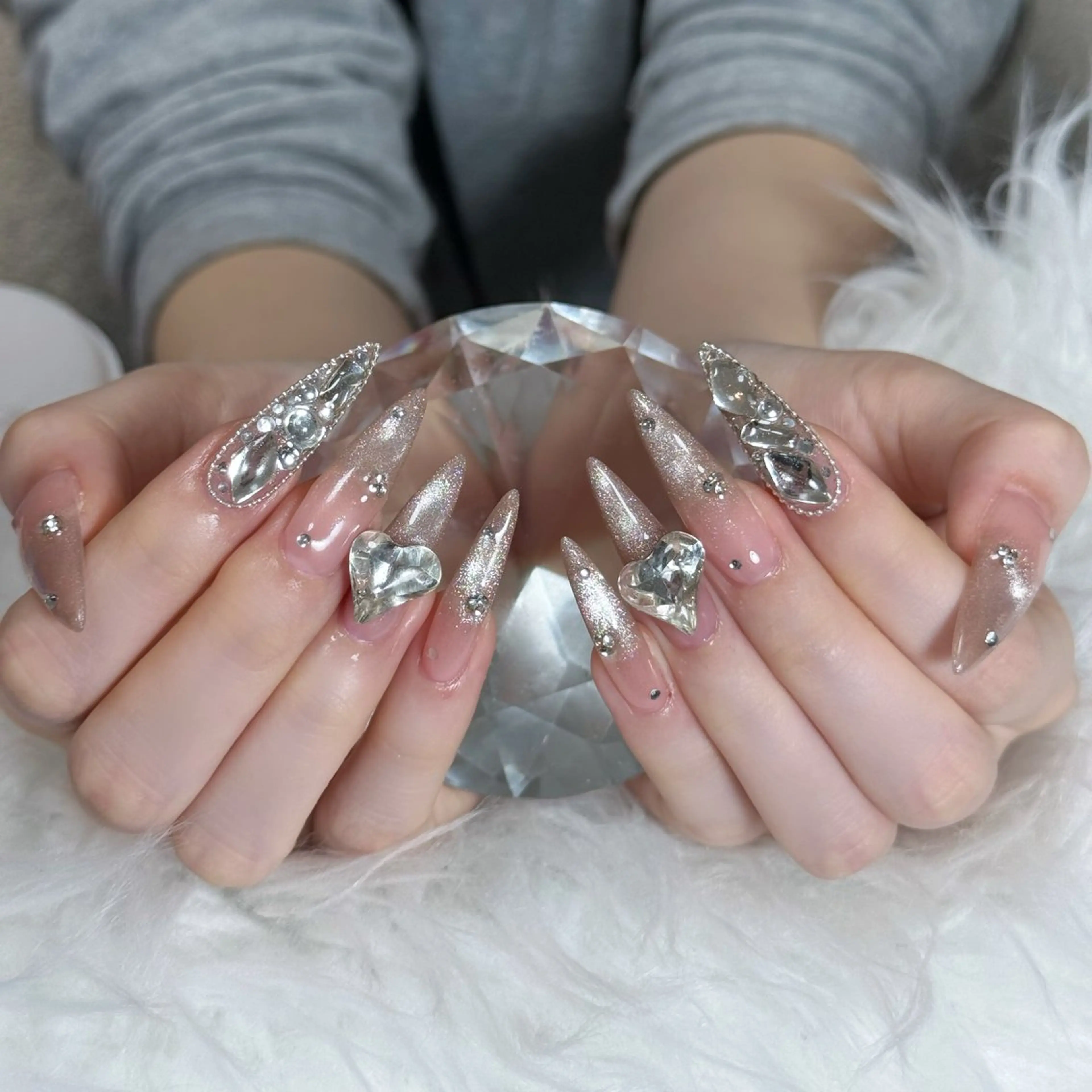 ネイル オーロラネイル ボルドー ブラウン 氷ネイル・うるうるネイル キラキラネイル ハンドネイル Julli NailStudioのネイルデザイン