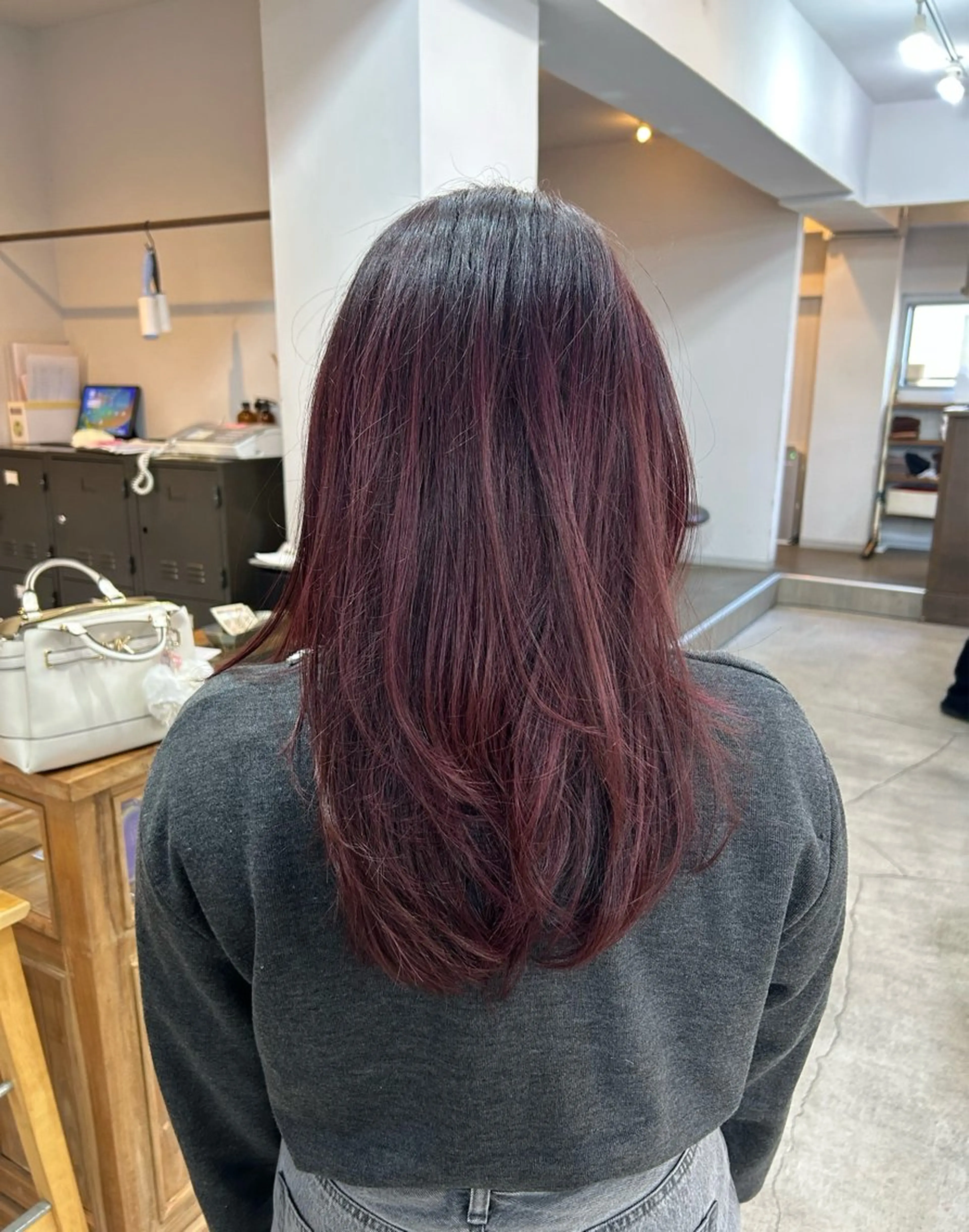 ロング ピンクラベンダー ヘアカラー 本澤 朋香のヘアスタイル